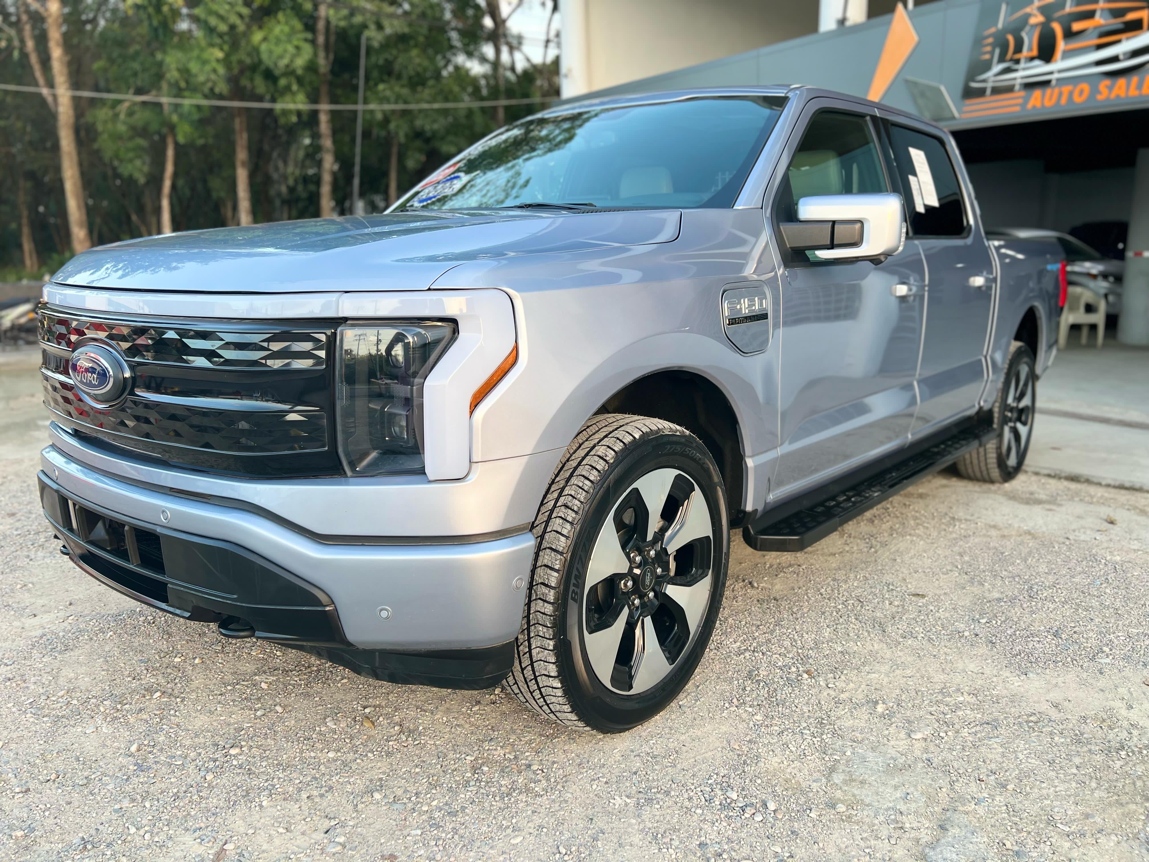 jeepetas y camionetas -  Ford F-150 Lightning Platinum 2022