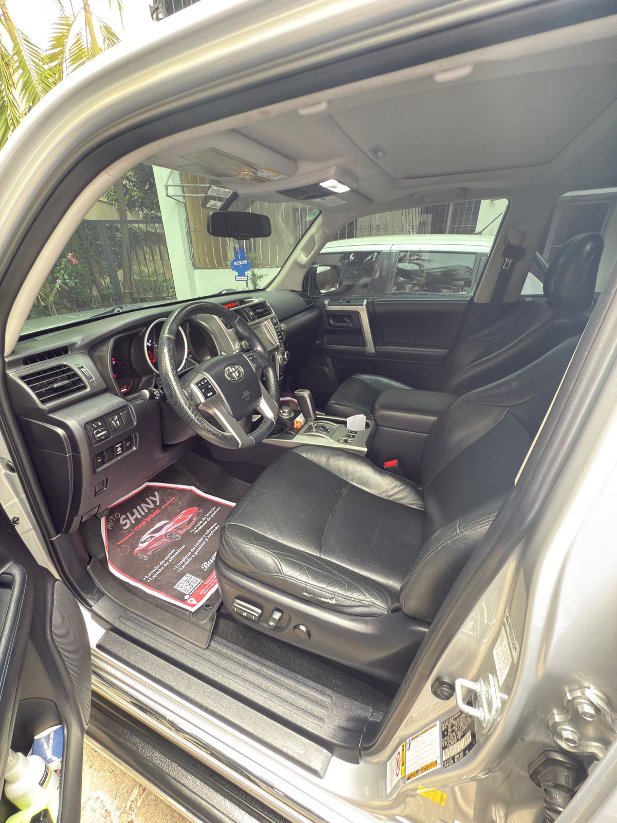 jeepetas y camionetas - Toyota 4runner 2011 como nueva  8