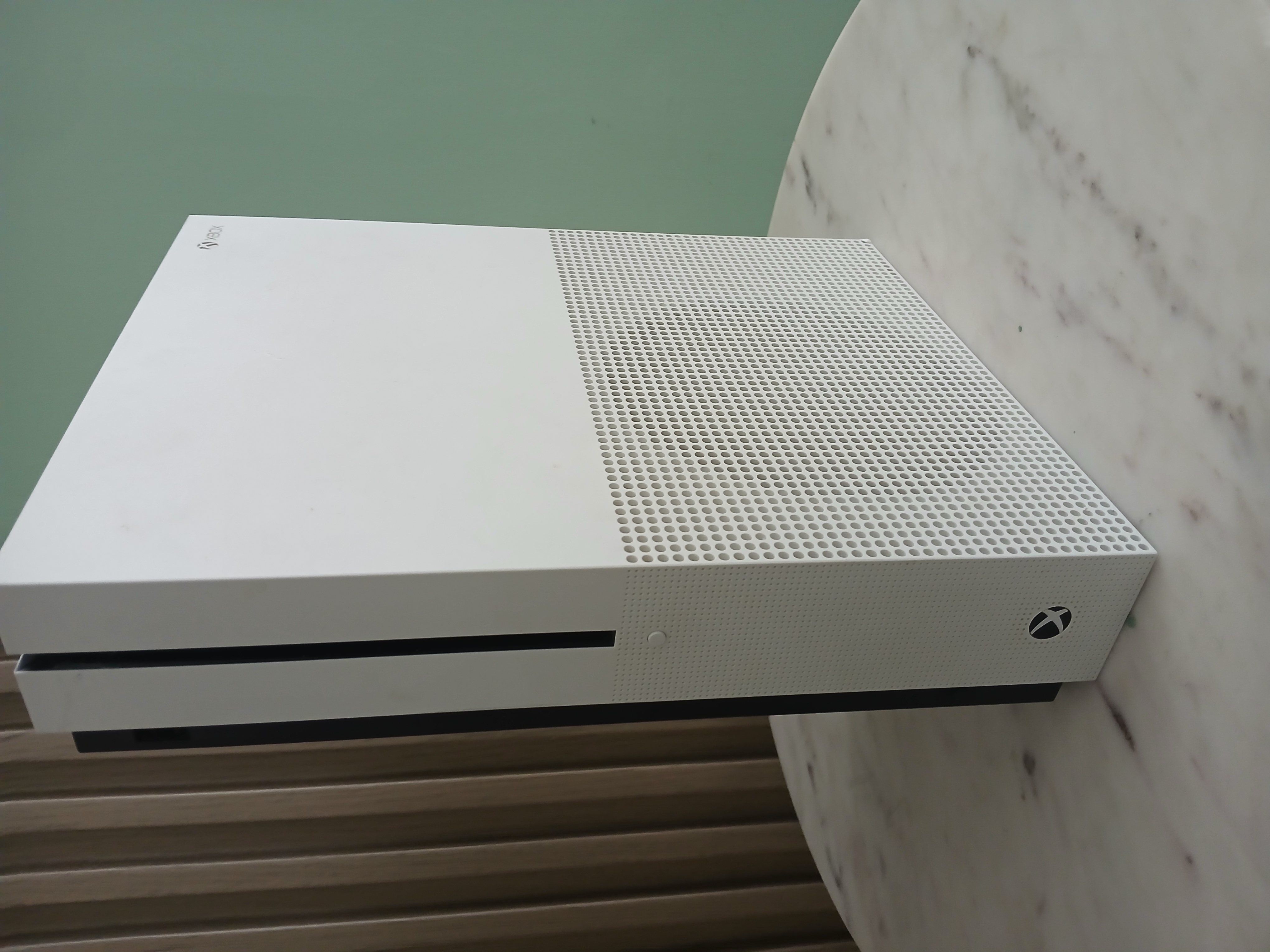 consolas y videojuegos - Xbox one s, con tres juegos 4