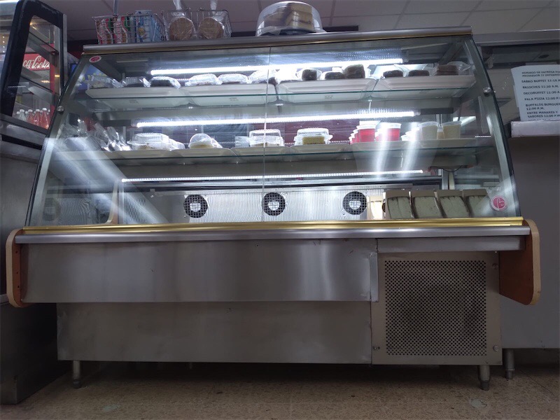 servicios profesionales - Vitrina Fría de Resposteria, 6 pies 1
