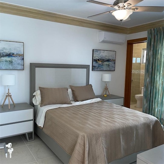 casas - Casa de lujo de 2400mts con piscina en la prolongación 27 de febrero 3