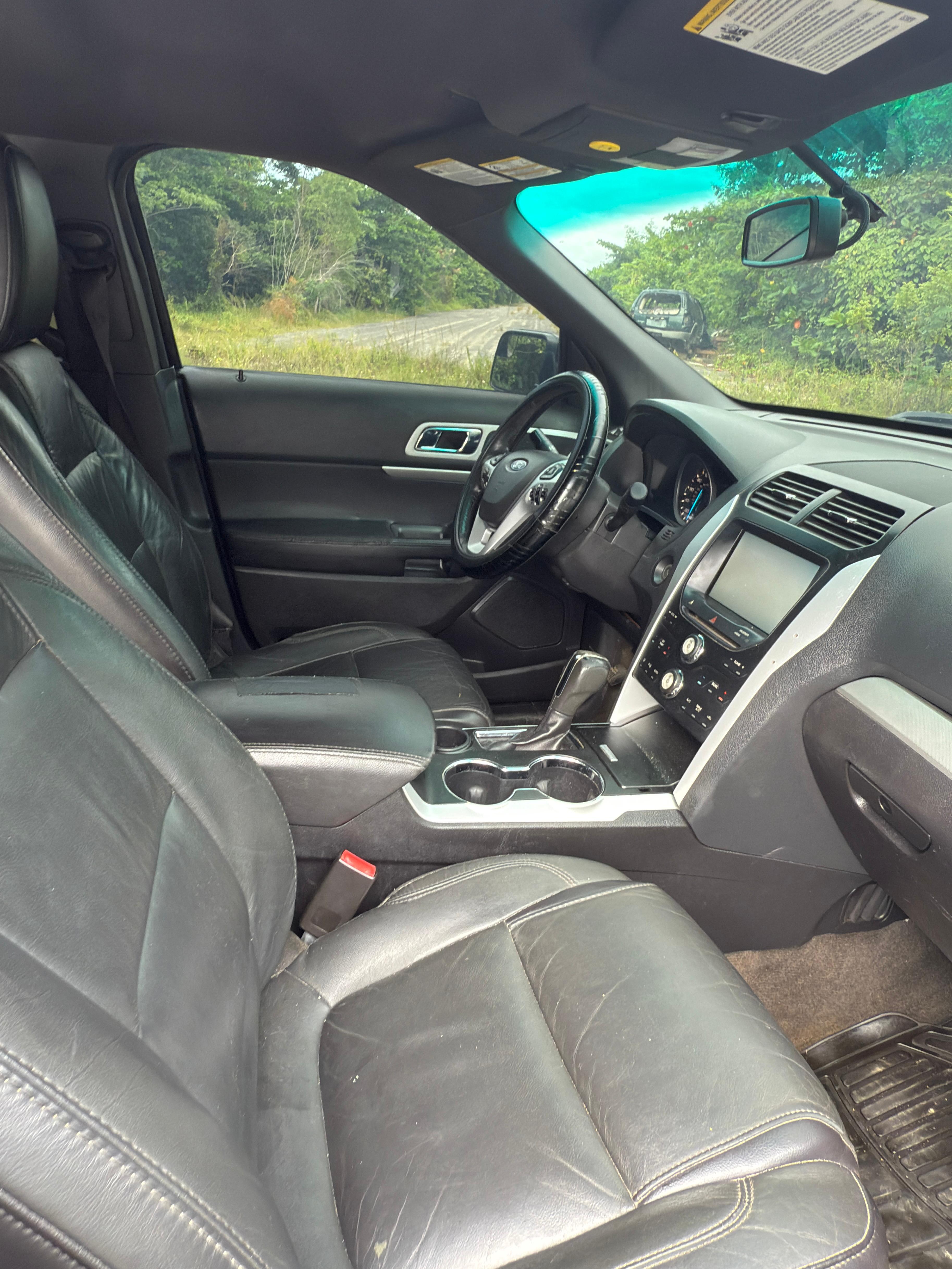 carros - Venta de vehículo Ford Explorer 2015 3