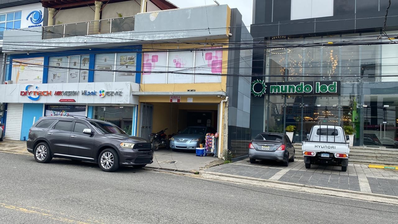 oficinas y locales comerciales - OFERTA CORTA DURACION-$12,000 oficina en Ave Charles Sumner D.N.. 2do. Piso.
 0