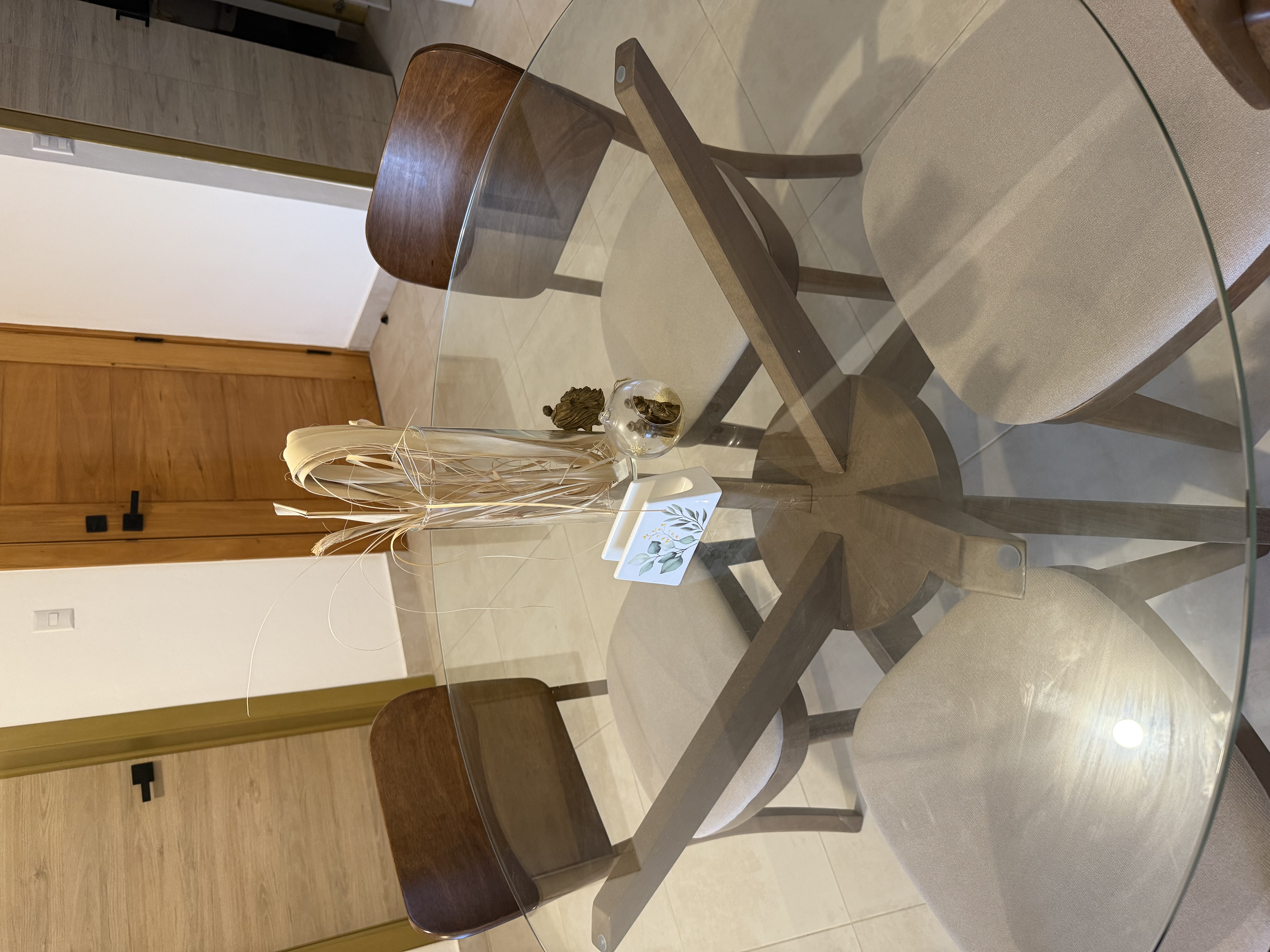 muebles y colchones - Sillas de comedor en Madera