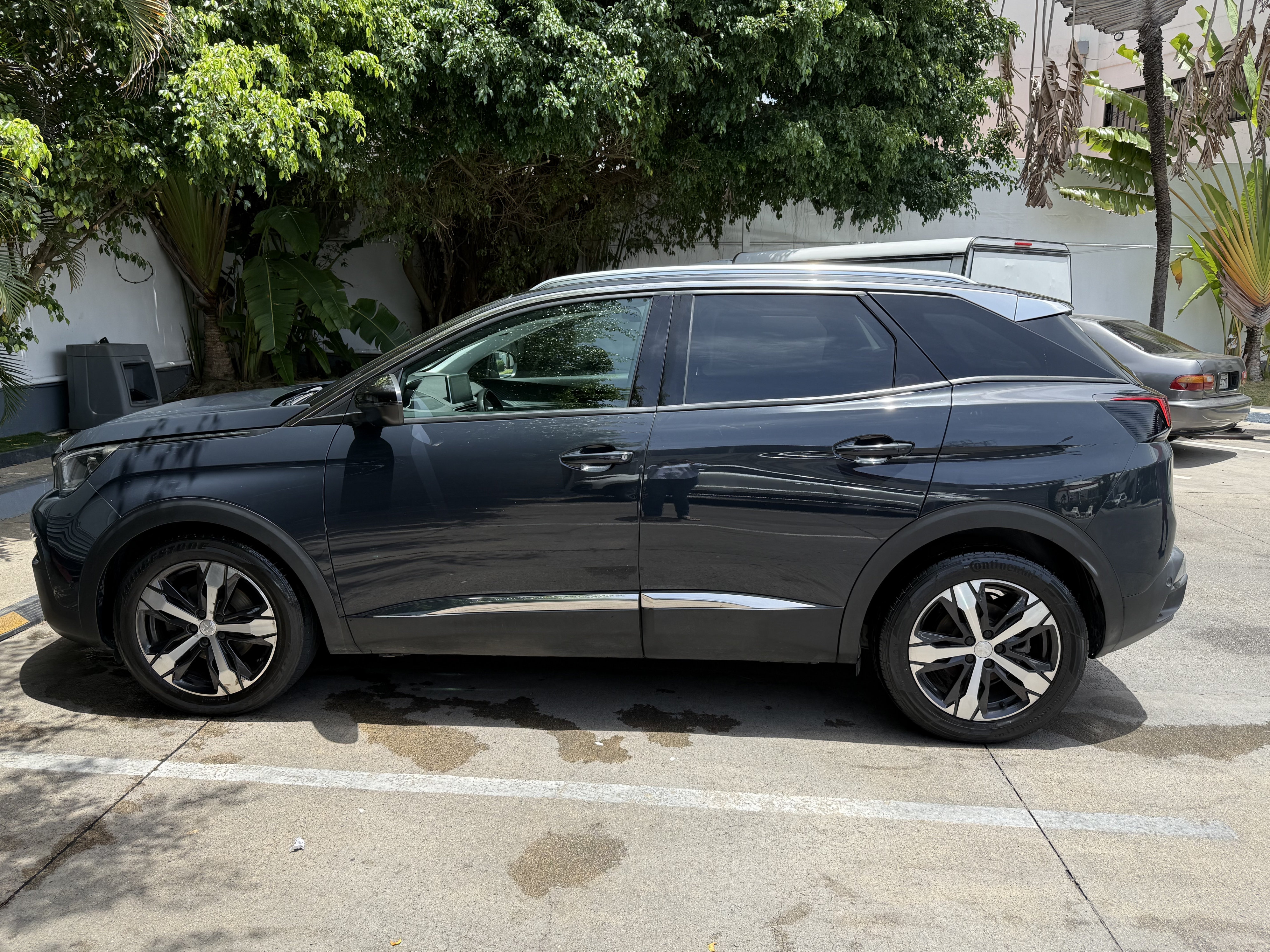 jeepetas y camionetas - Venta de Peugeot 3008 por motivo de viaje  1