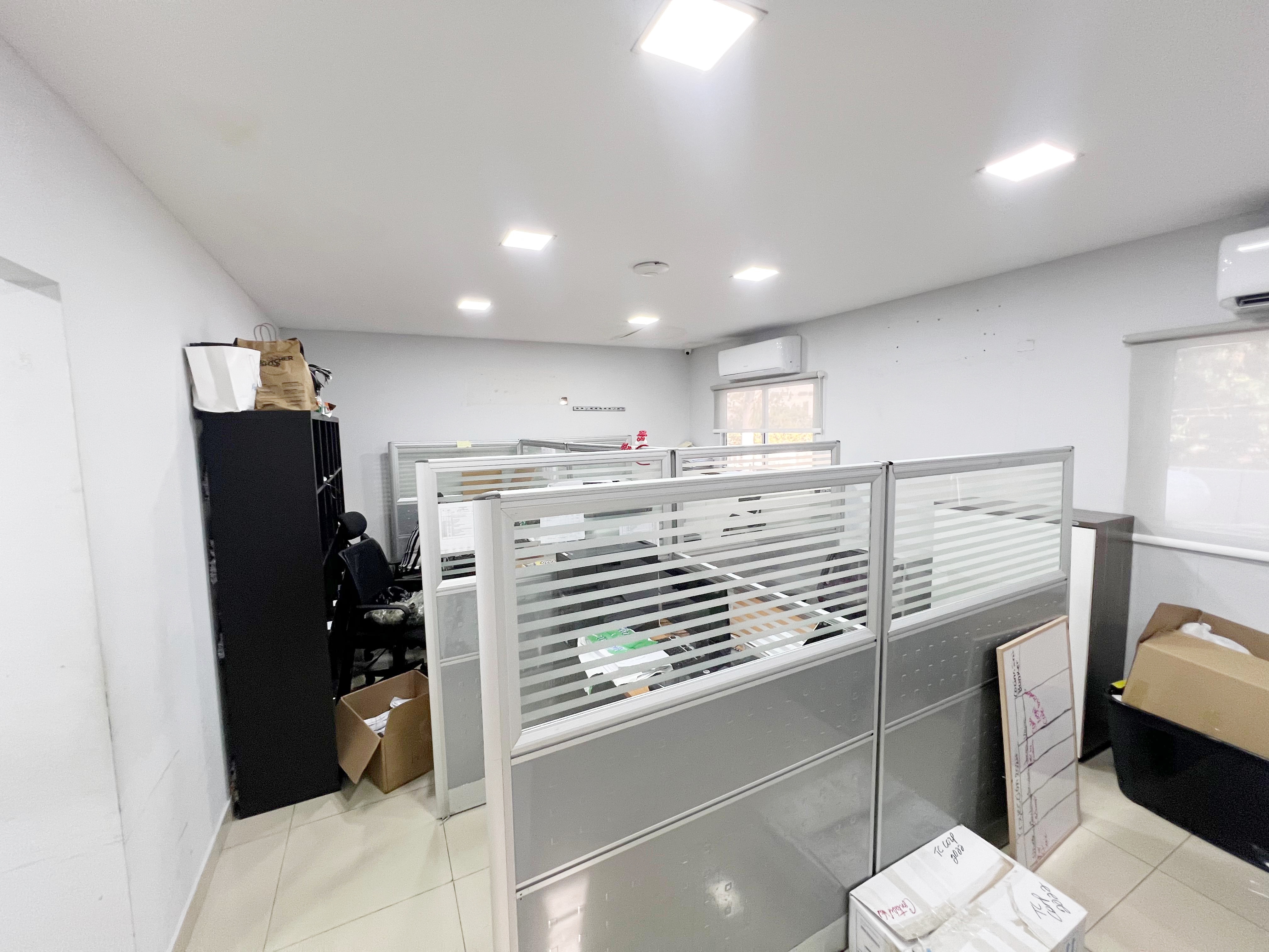 oficinas y locales comerciales - Propiedad comercial céntrica  6