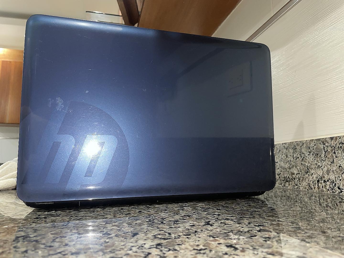 computadoras y laptops - Laptop HP vieja – Para piezas o reparación – RD$3500 negociable 3