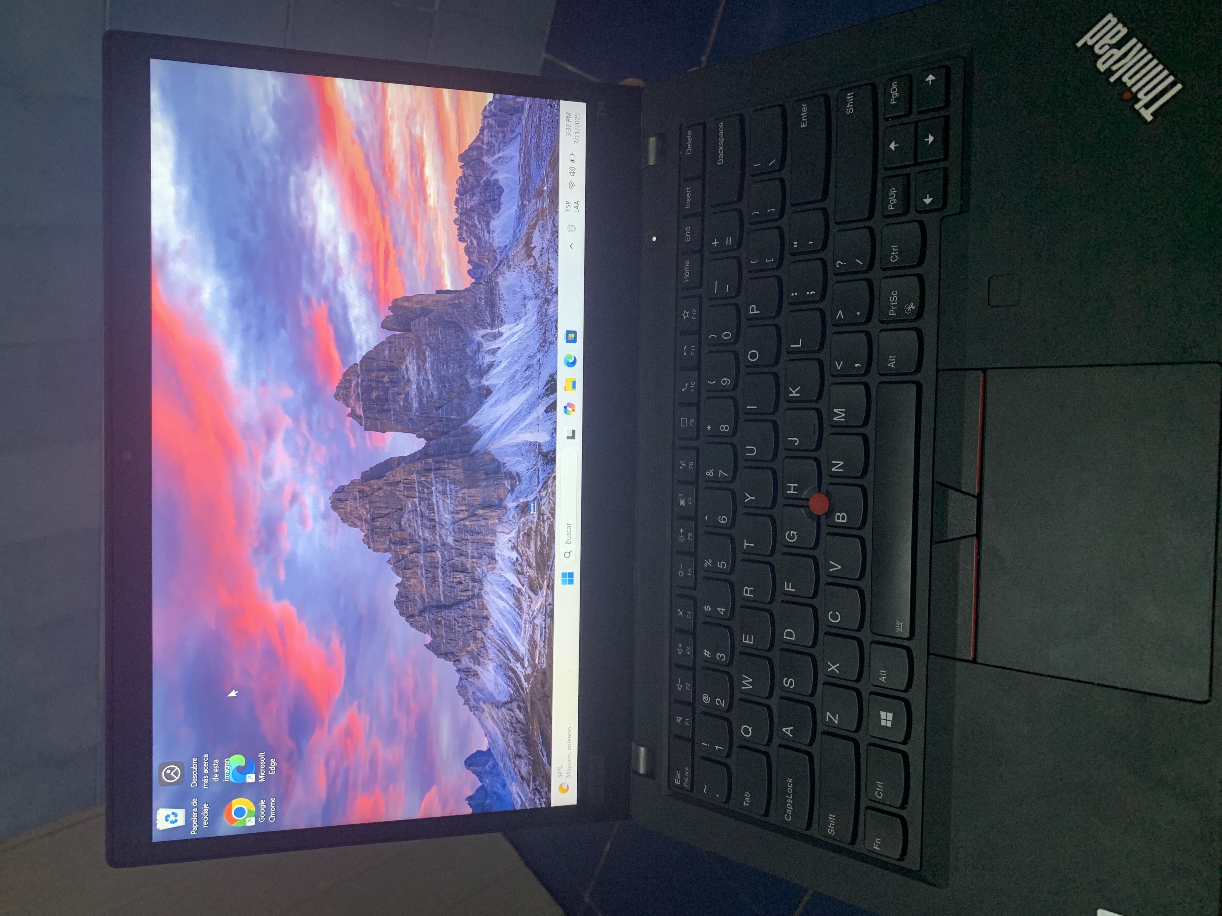 computadoras y laptops - Venta de laptop usada…. esta como nueva!!
Negociable  1
