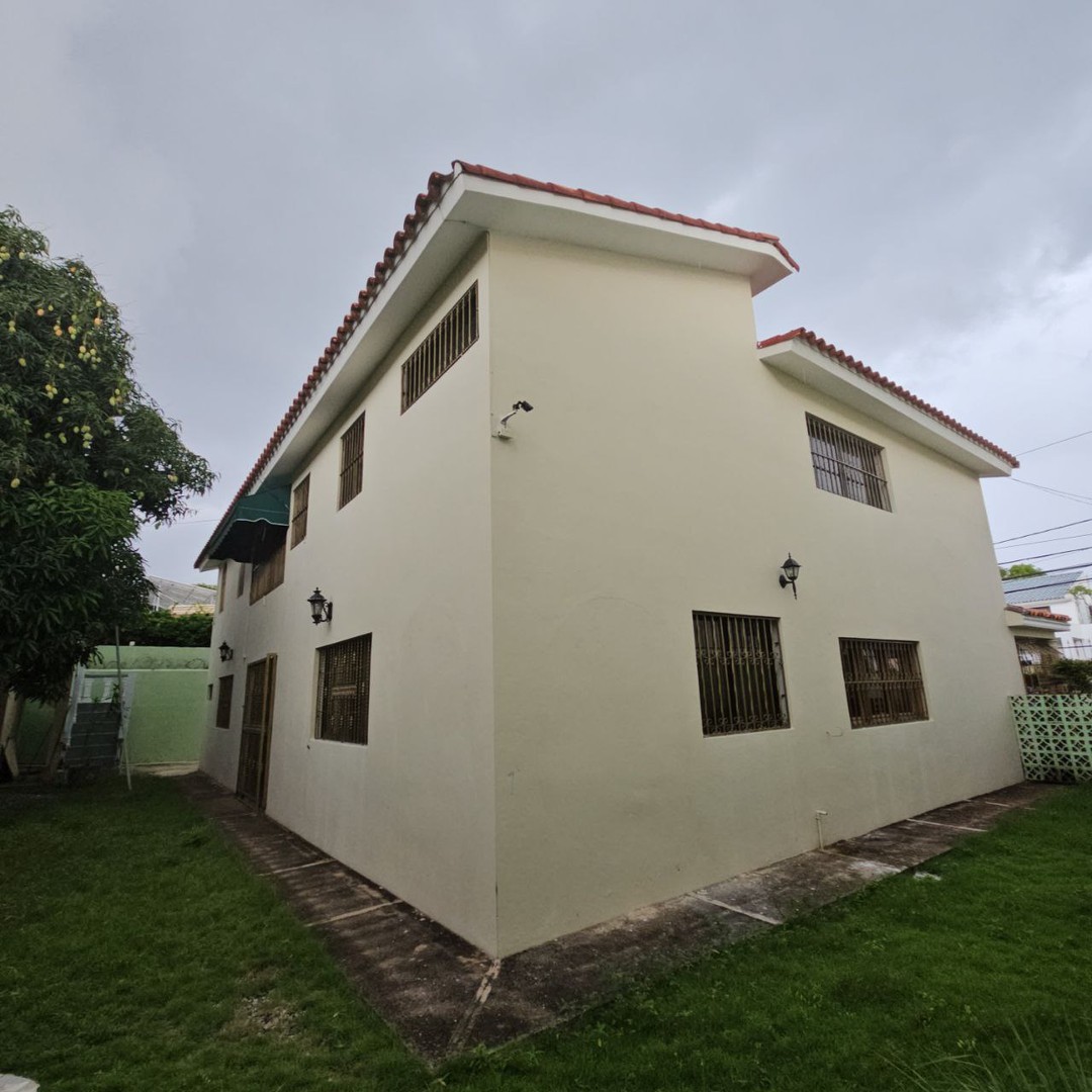 casas - Venta de Casa en La Castellana con Patio Zona Residencial 4