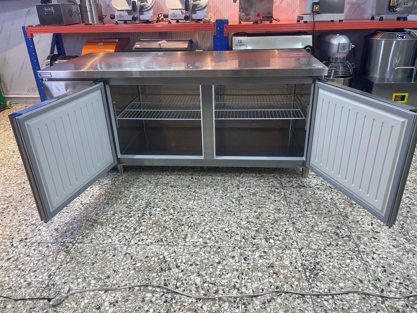 equipos profesionales - Mesa de trabajo para cocina con refrigerador 8