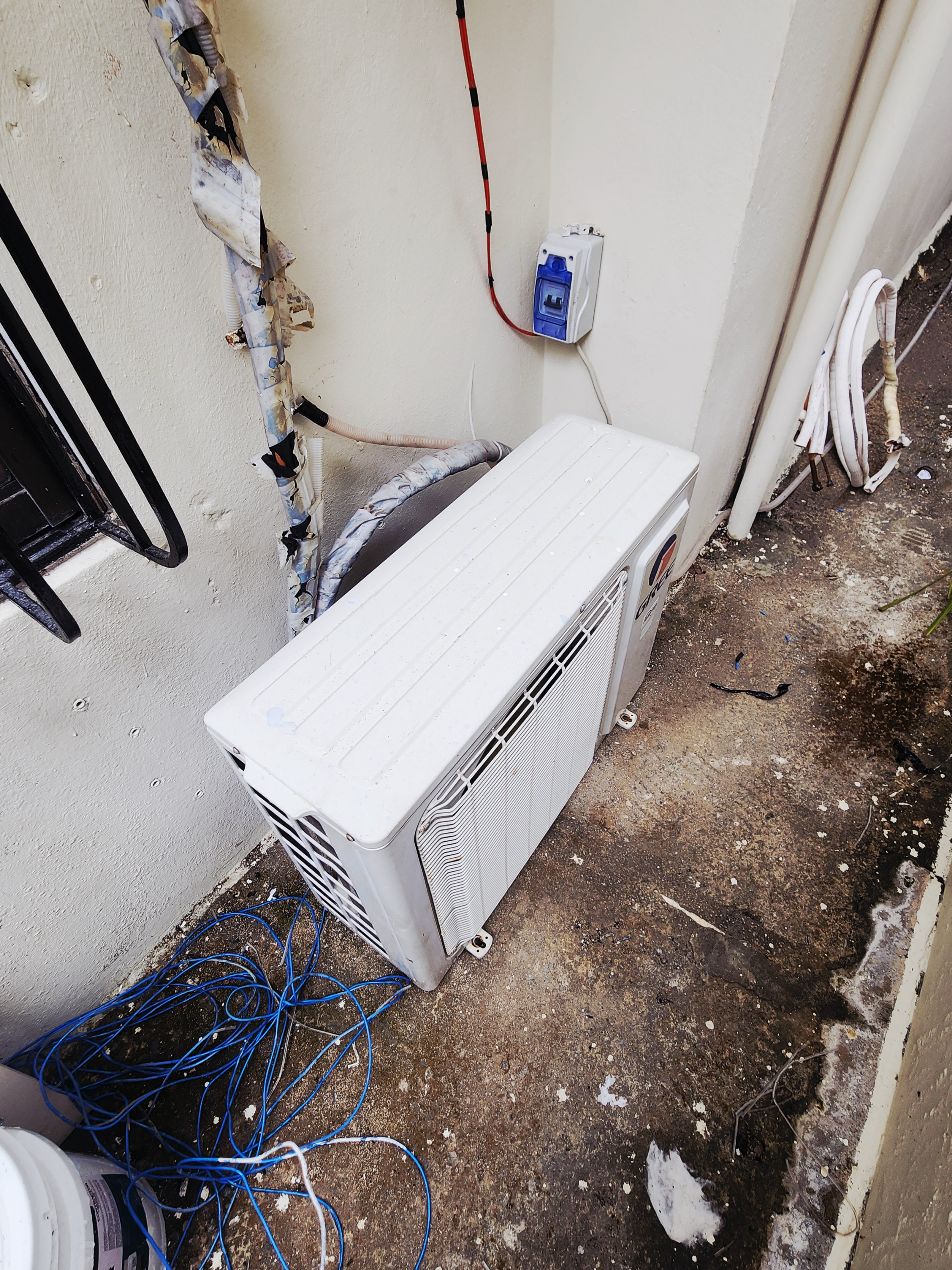 aires acondicionados y abanicos - aire acondicionado gree inveter de 12000btu luz 220 3