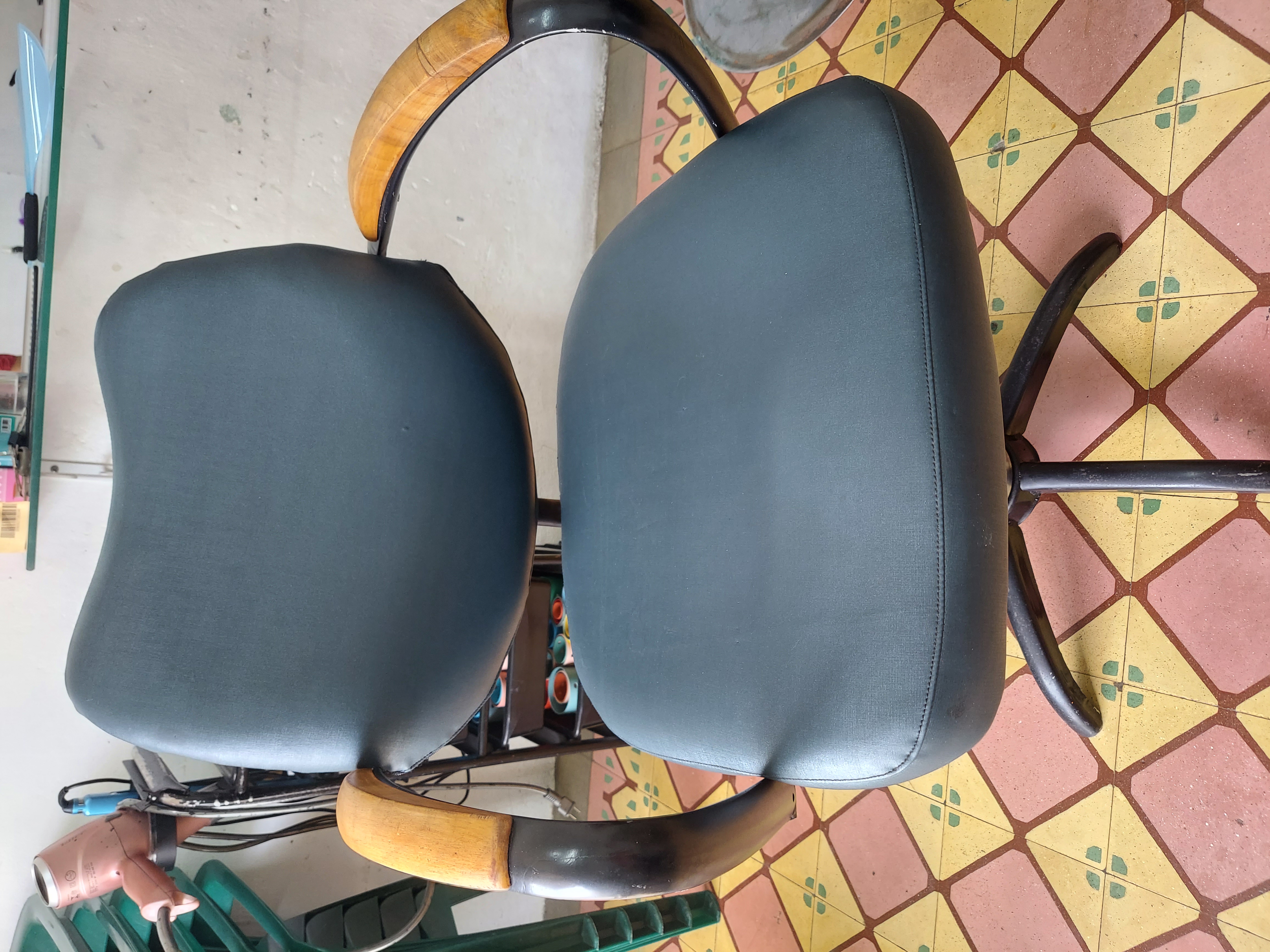 equipos profesionales - Vendo sillones para salon de belleza en condición  2
