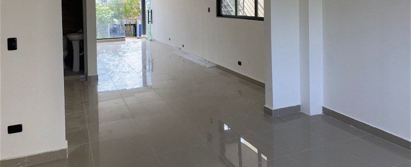 oficinas y locales comerciales - se alquila local  1