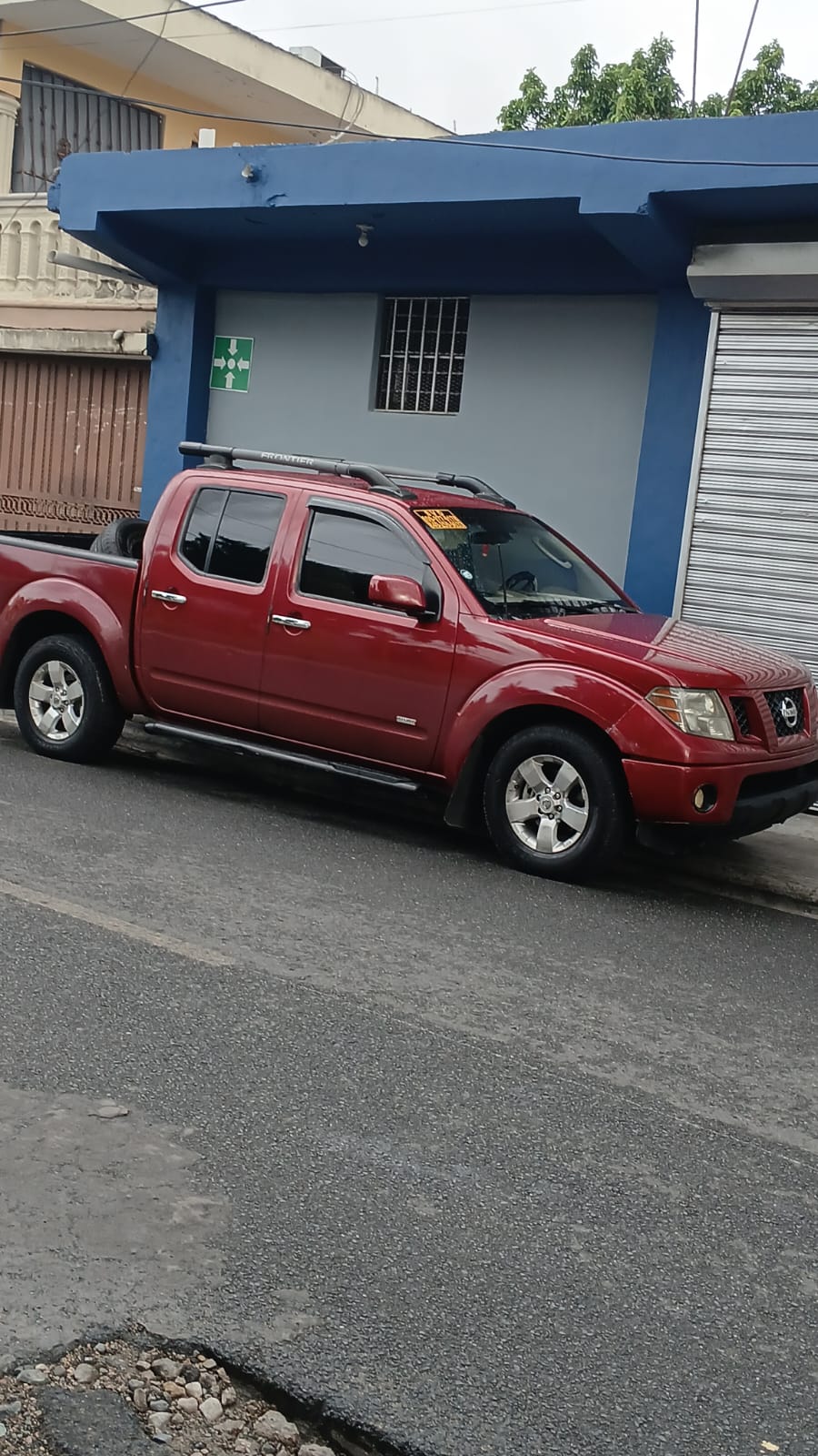 jeepetas y camionetas - Como nueva  nueva poca milla Nissan frontier 2009