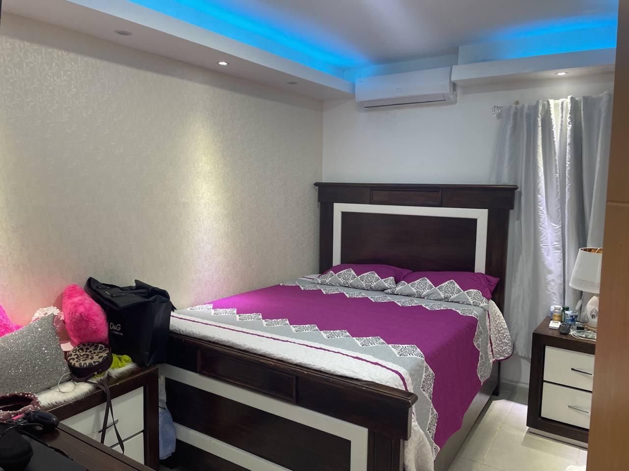 apartamentos - VENDO APT TIPO PENHOUSE 
3 pisos 
Jacuzzi 
Terraza 
4 habitaciones 
2 parqueos
 6