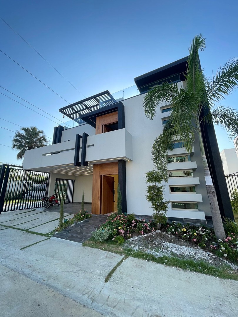 casas - Moderna Casa en venta De dos niveles proximo al Aeropuerto. 10