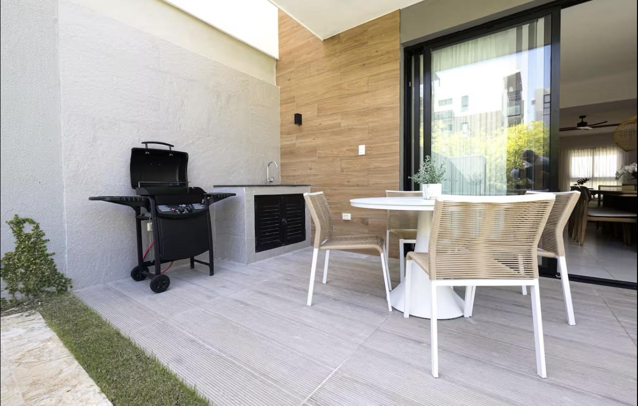 otros inmuebles - Spacious Villa Habitat w/ Private Pool & BBQ! 3