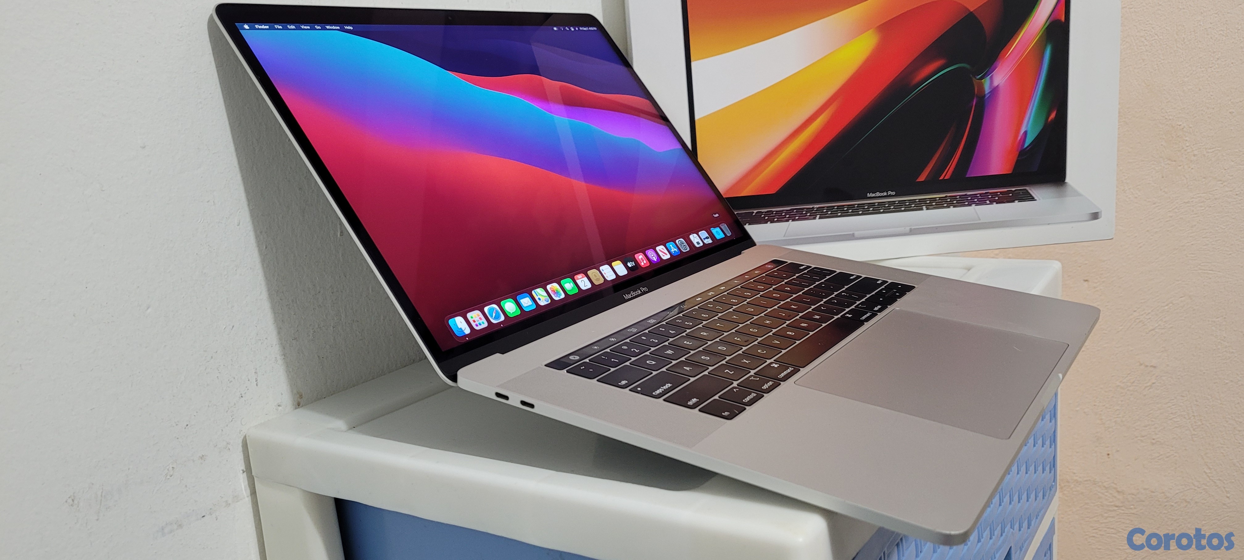 computadoras y laptops - apple Macbook pro Retina 15 Pulg Core i7 Ram 16gb ddr4 Disco 512gb SSD año 2018 2