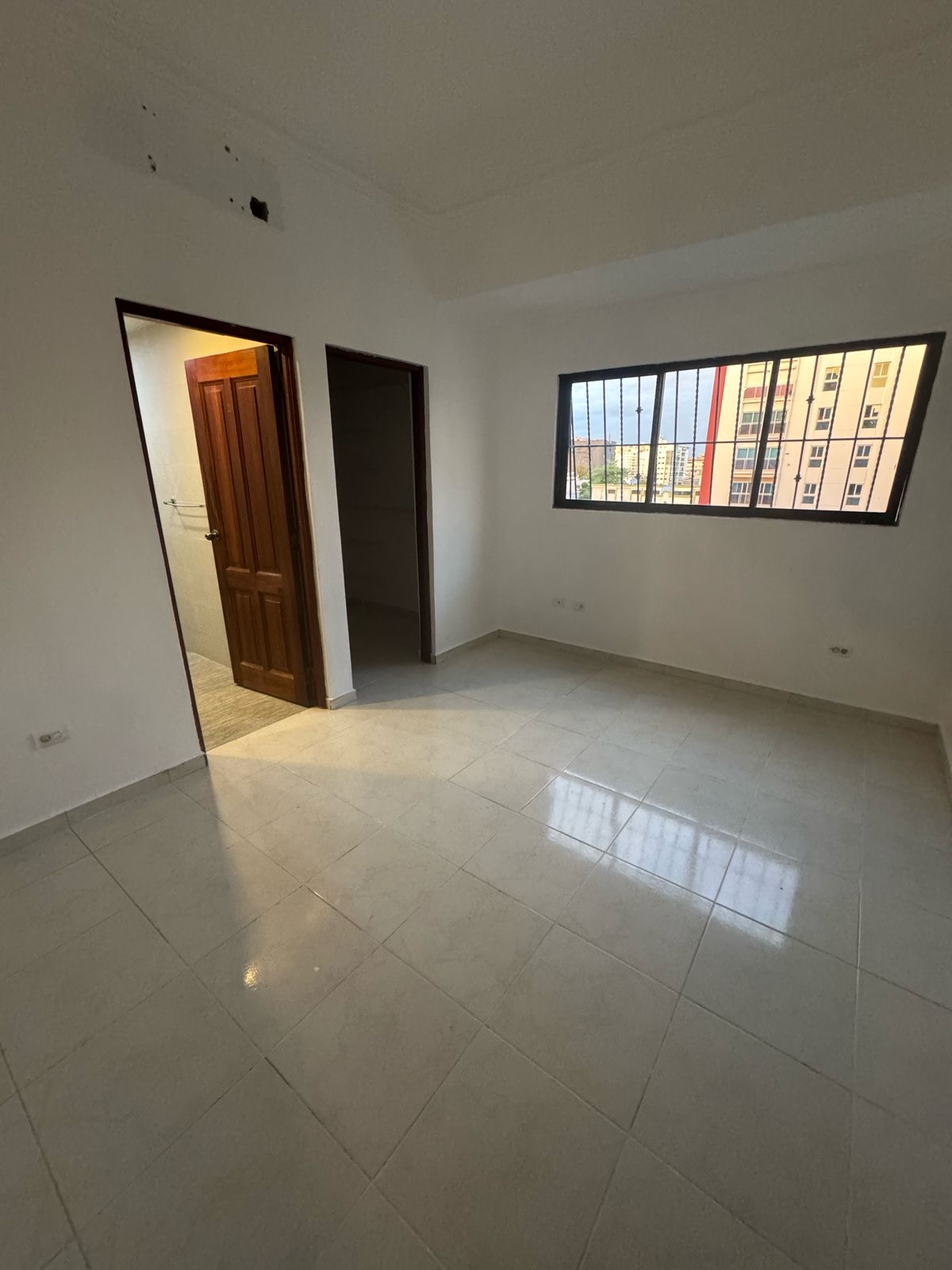 apartamentos - Evaristo Morales tres hab piso 6 dos parqueos balc 7