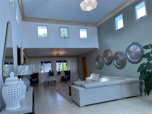 casas - Casa de lujo de 2400mts con piscina en la prolongación 27 de febrero 5