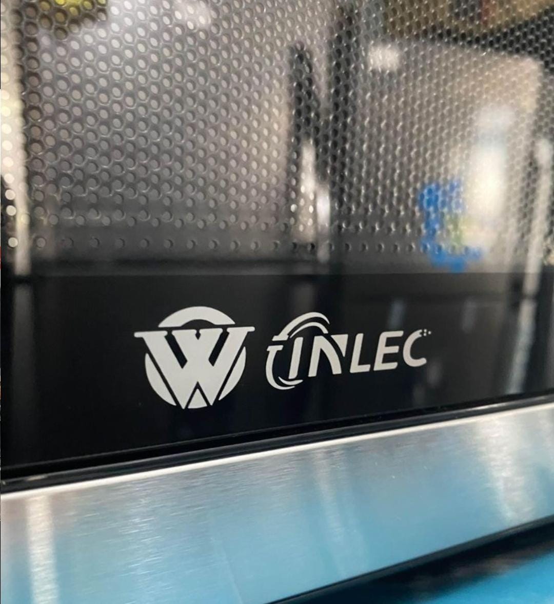 electrodomesticos - Microondas Inlec 0.7 pies cúbicos 
20 litros 
Modelo C20PXP33
 4