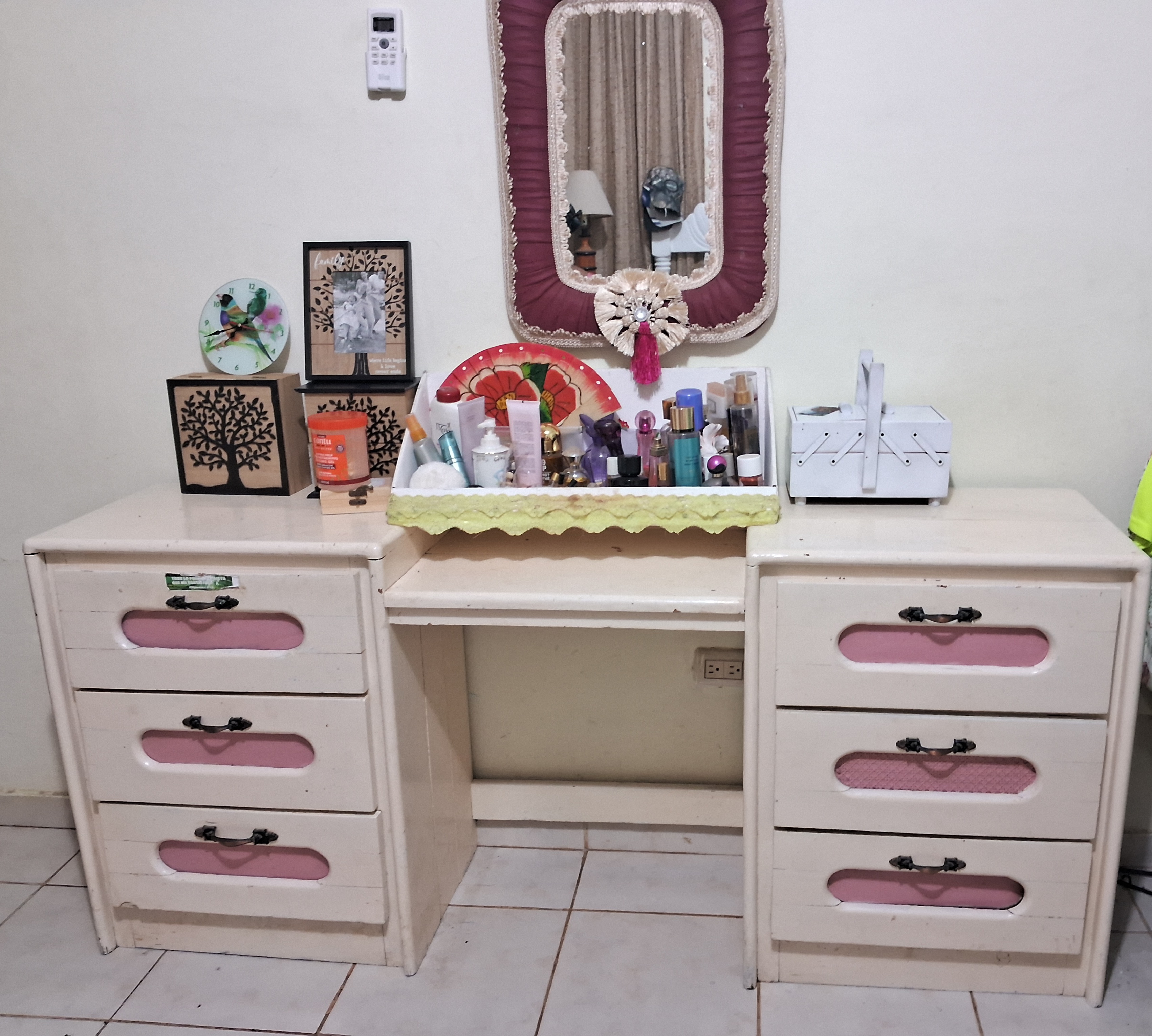 muebles y colchones - Se vende juego de cuarto usado de pino tratado 3