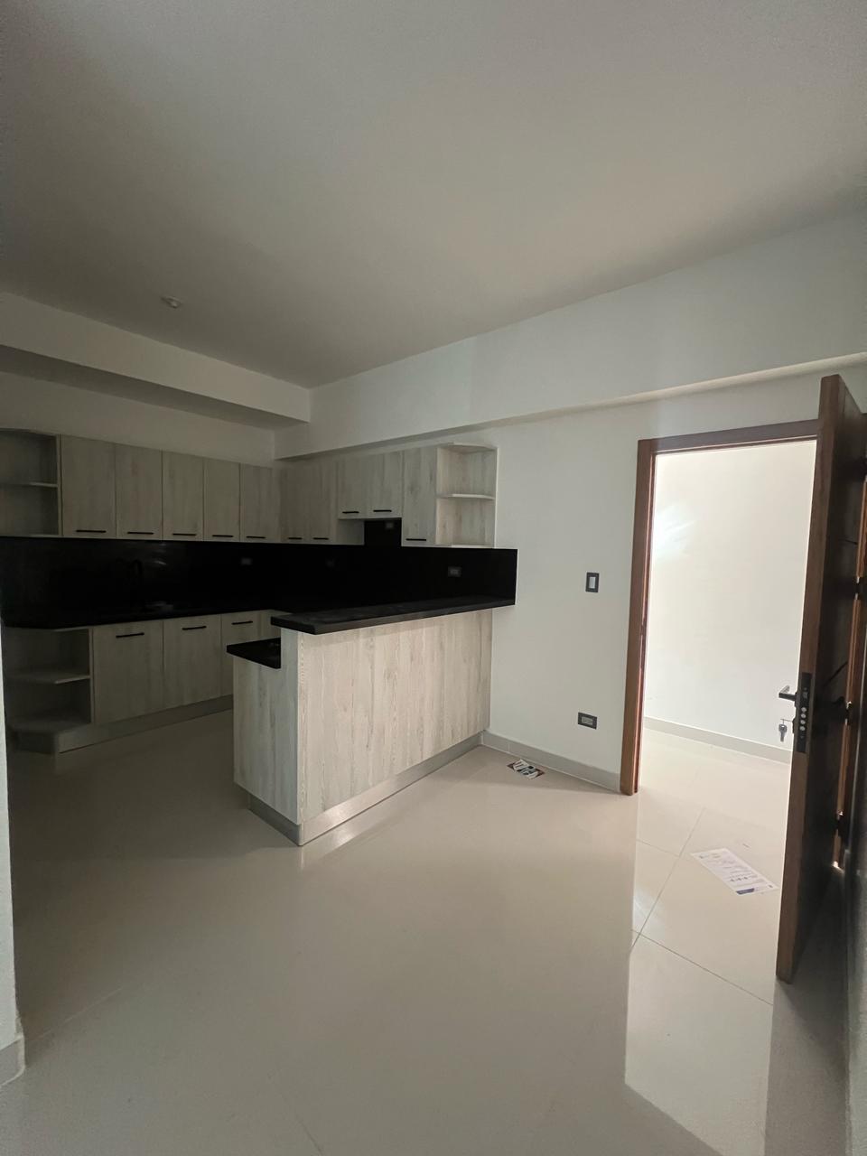 apartamentos - Apt.5to piso con ascensor,gas,planta full, Lobby y terraza común para actividad. 2