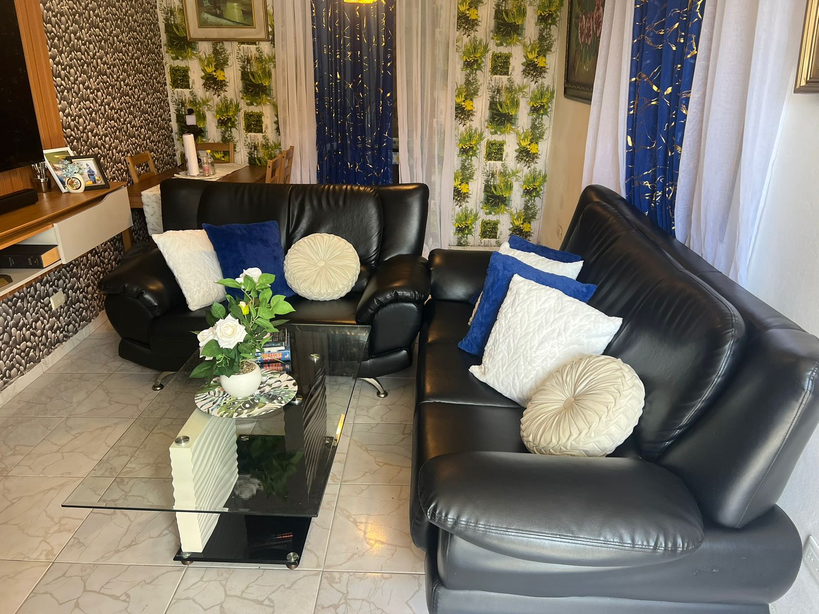 muebles y colchones - muebles negros y mesita  0