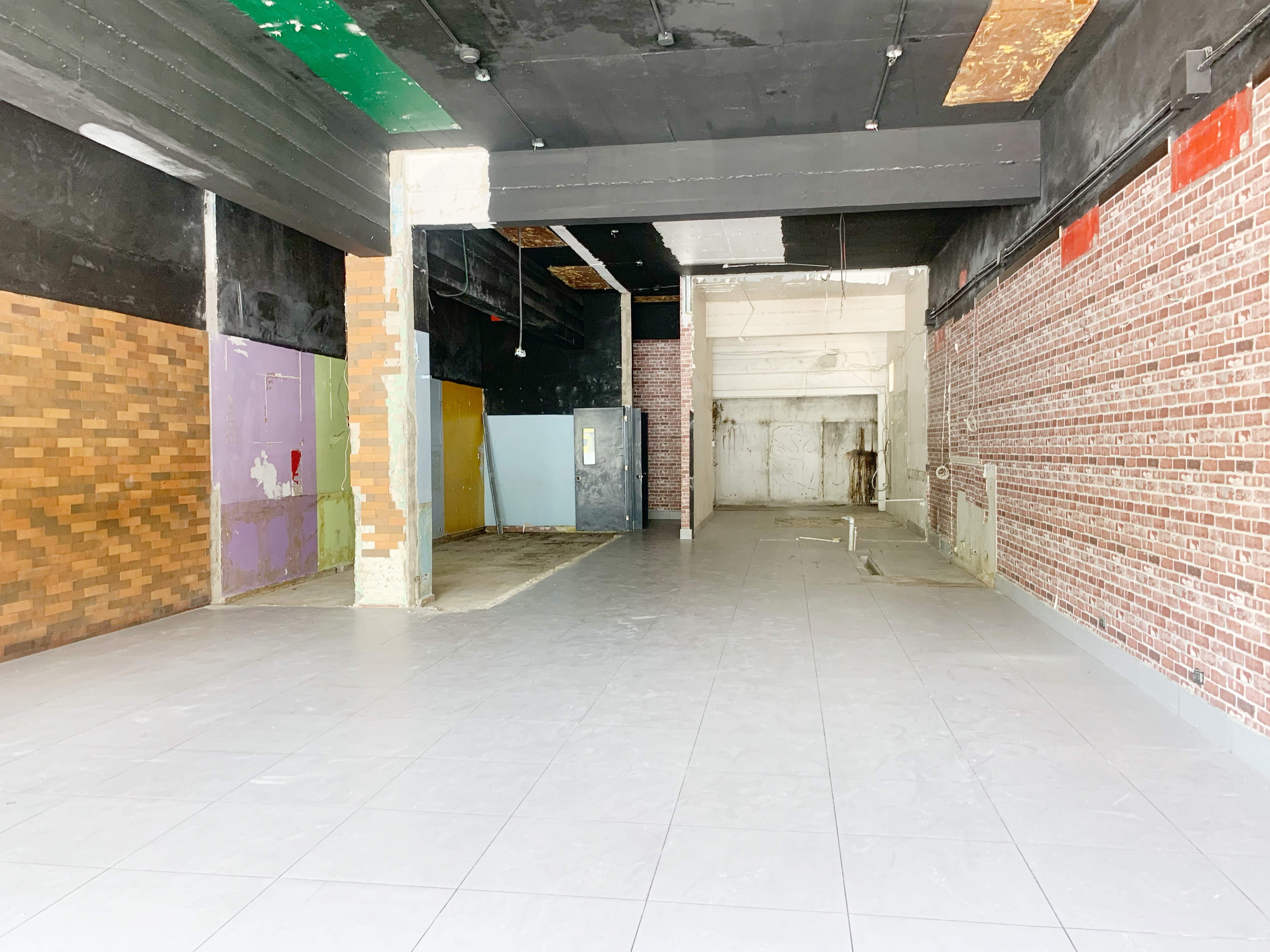 oficinas y locales comerciales - Local salon abierto amplio 6