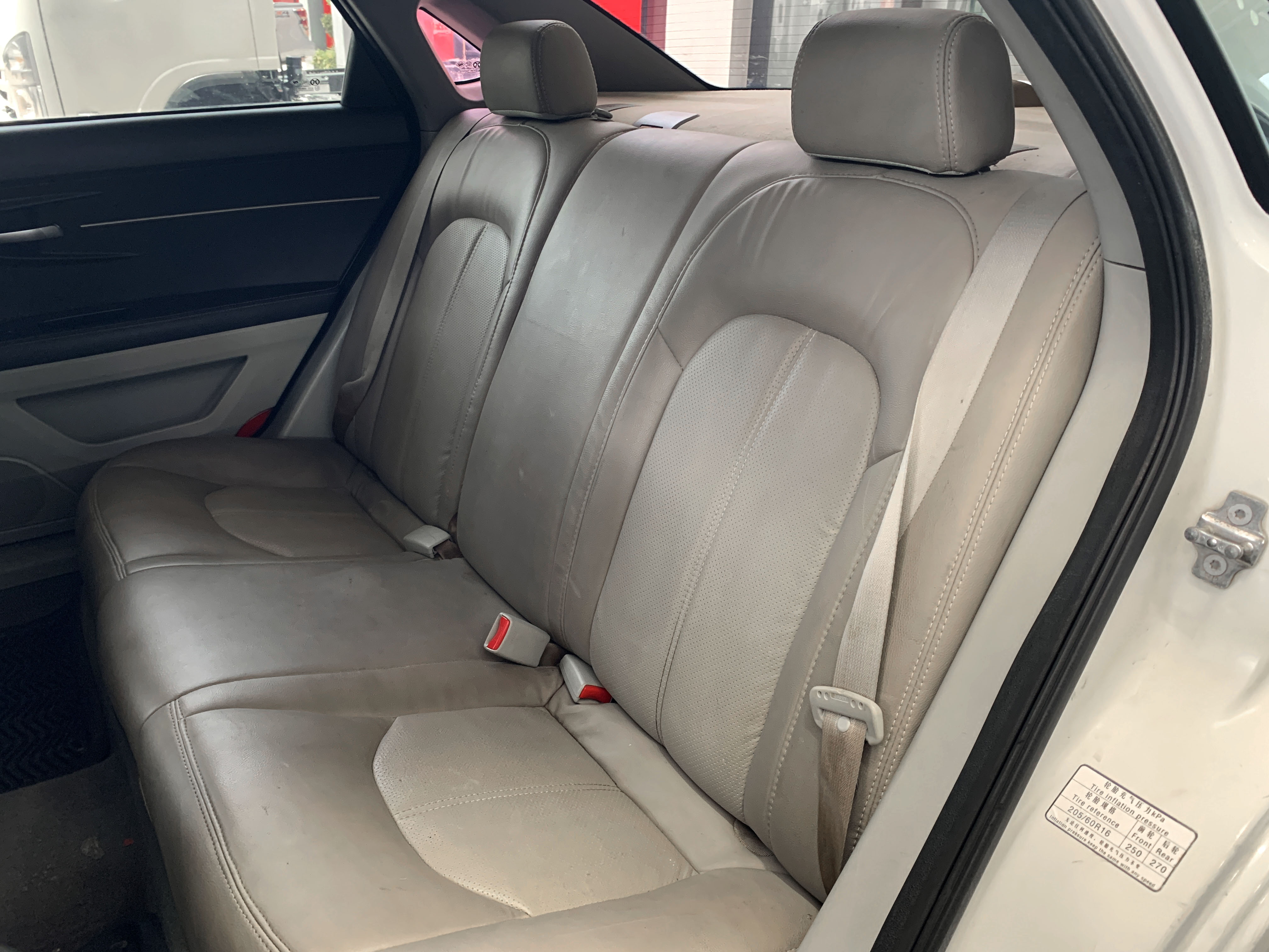 carros - Baic EU260 6