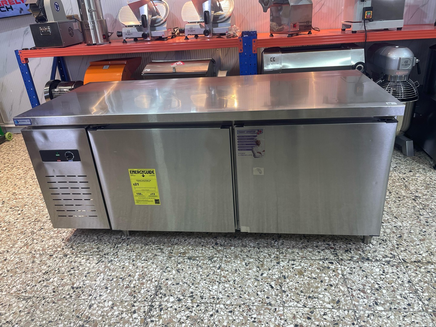 equipos profesionales - Mesa de trabajo para cocina con refrigerador 9