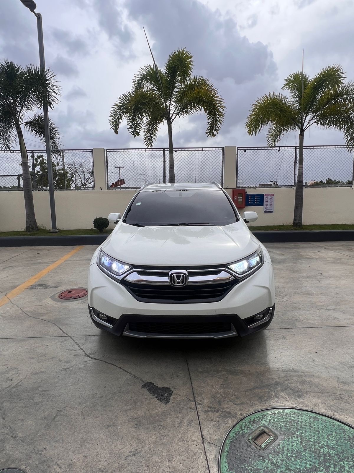 jeepetas y camionetas - Honda CRV blanca 2018 1
