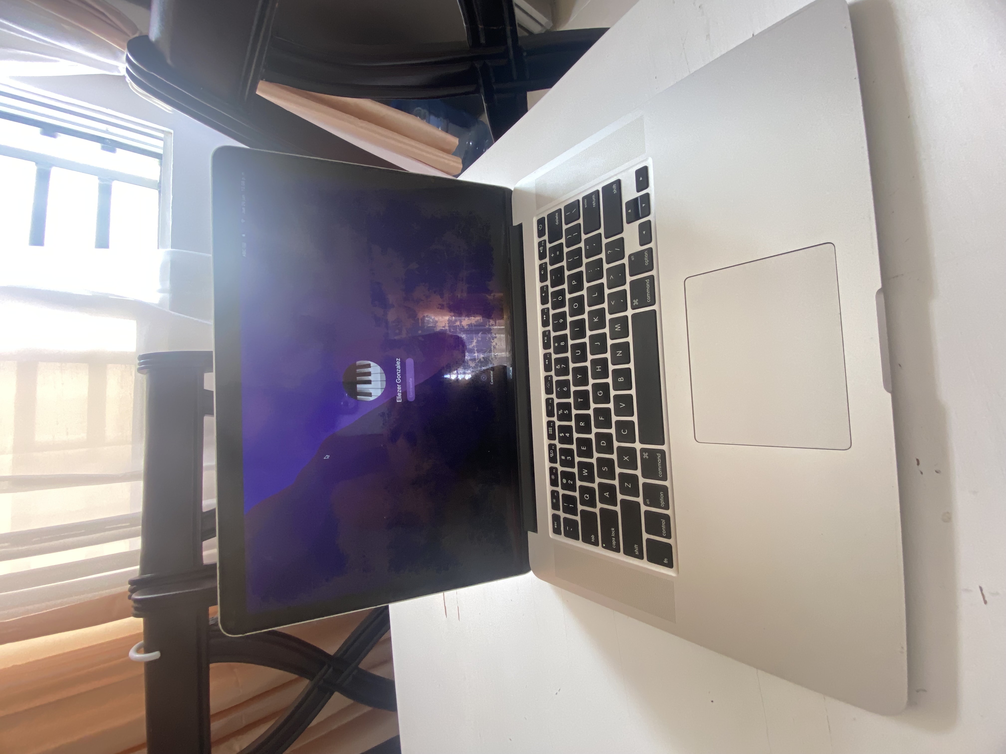 computadoras y laptops - En venta MacBook Pro Retina Mid 2015 de 15 pulgadas ( NEGOCIABLE ) 1
