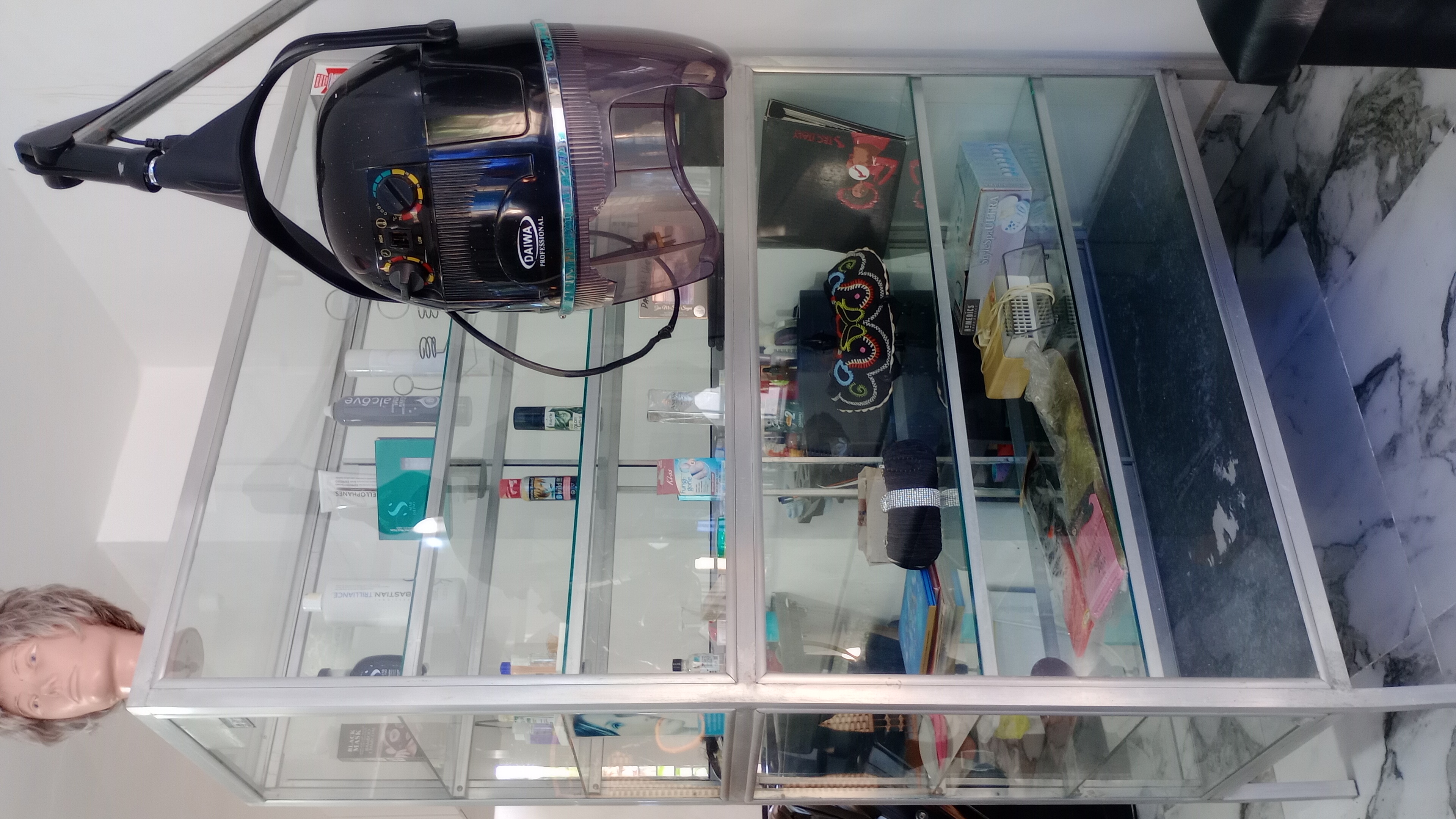 oficinas y locales comerciales - Salón equipado ideal para emprendedora 4