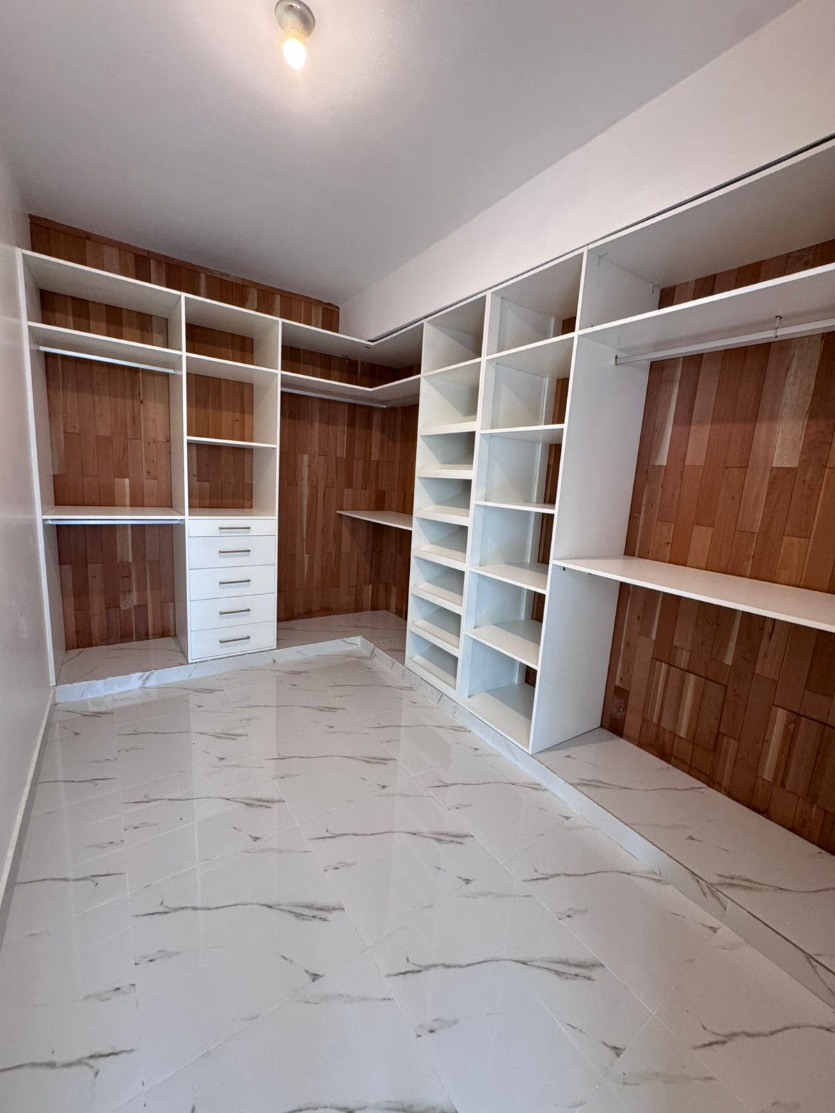 casas - CASA EN VENTA EN VILLA MARIA, SANTIAGO. 6