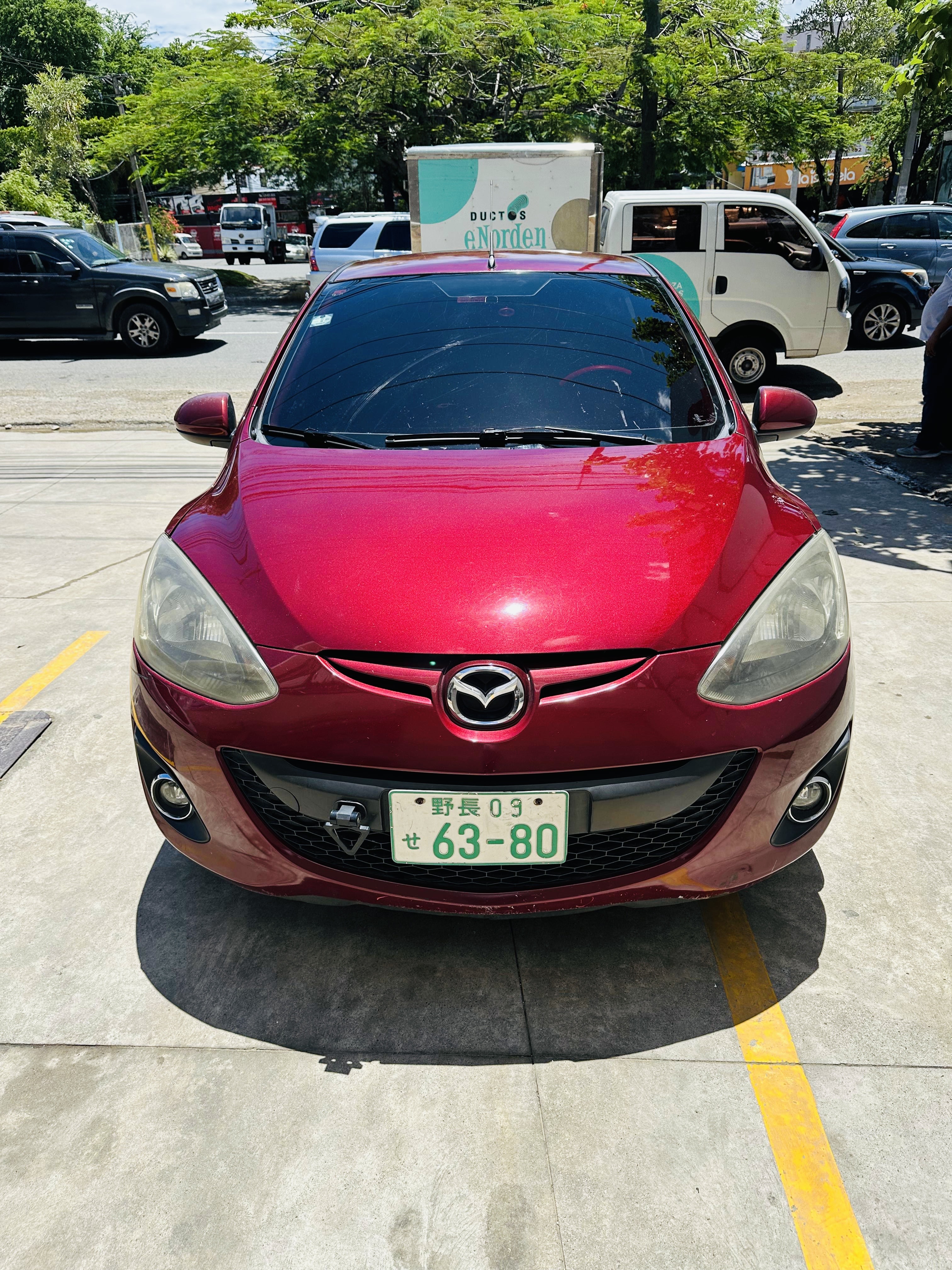 carros - Mazda Demio 2012 