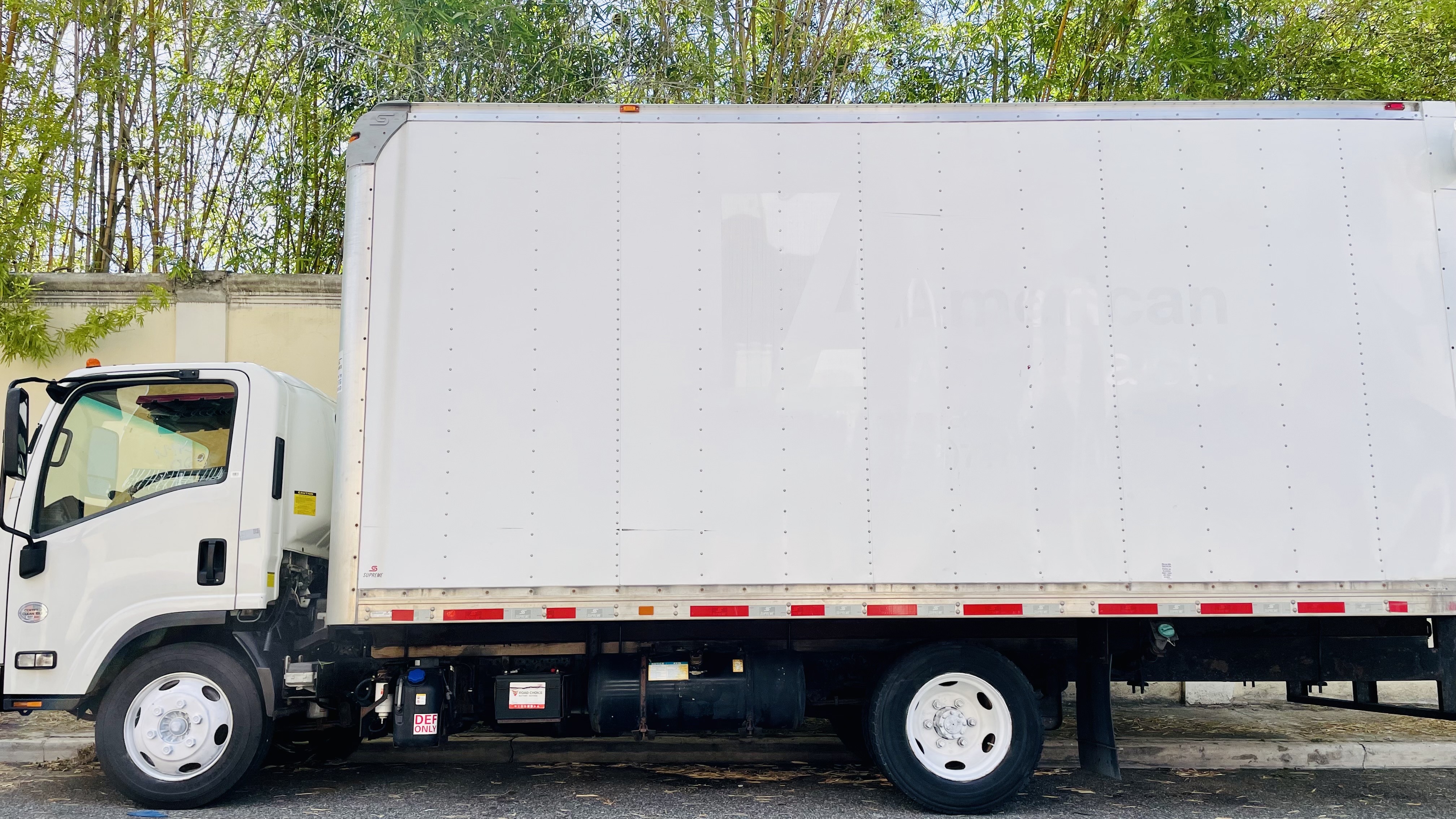 camiones y vehiculos pesados - Camion Isuzu nqr diesel 2019  2