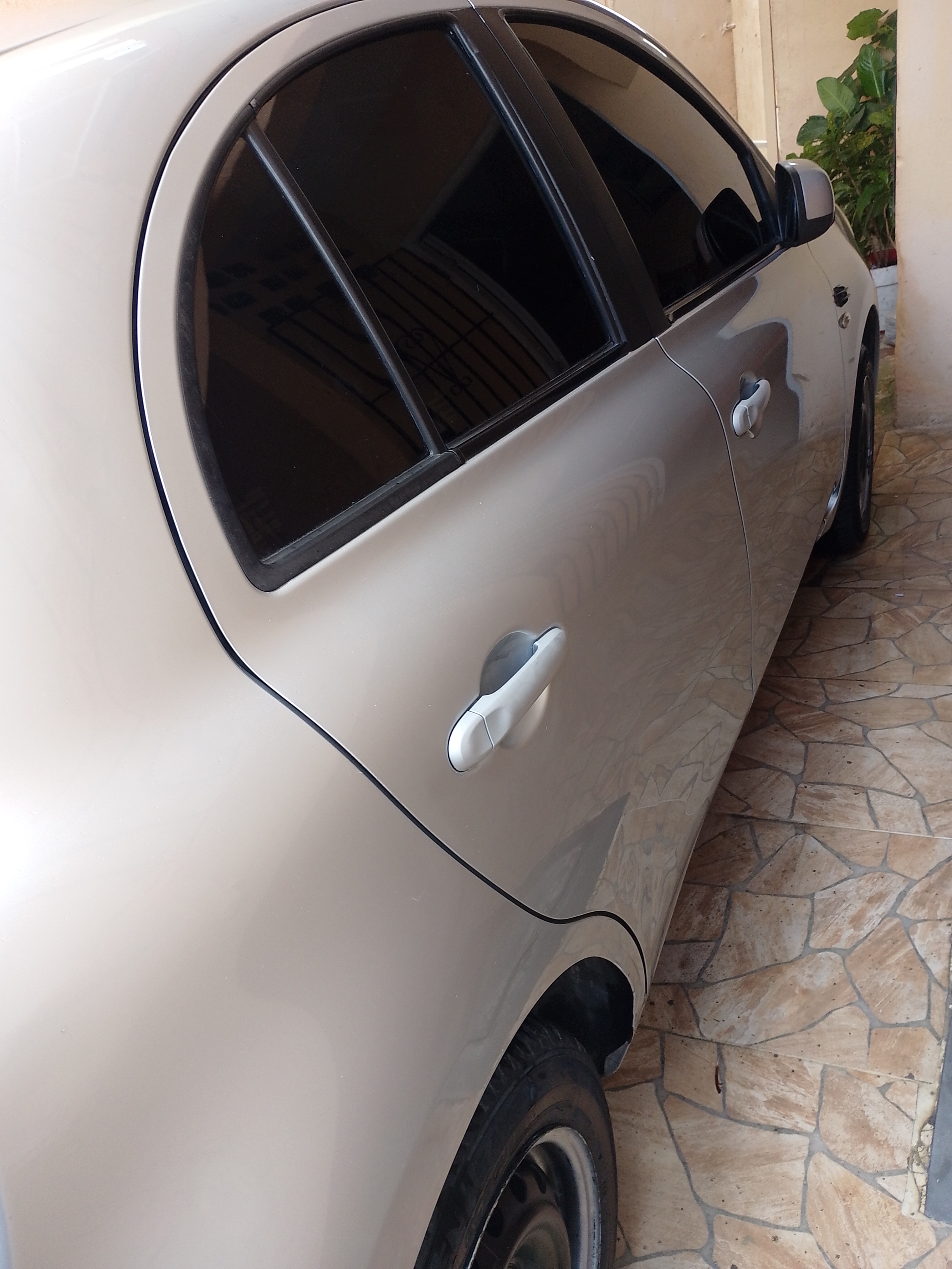 carros - se vende Nissan March 2019 9