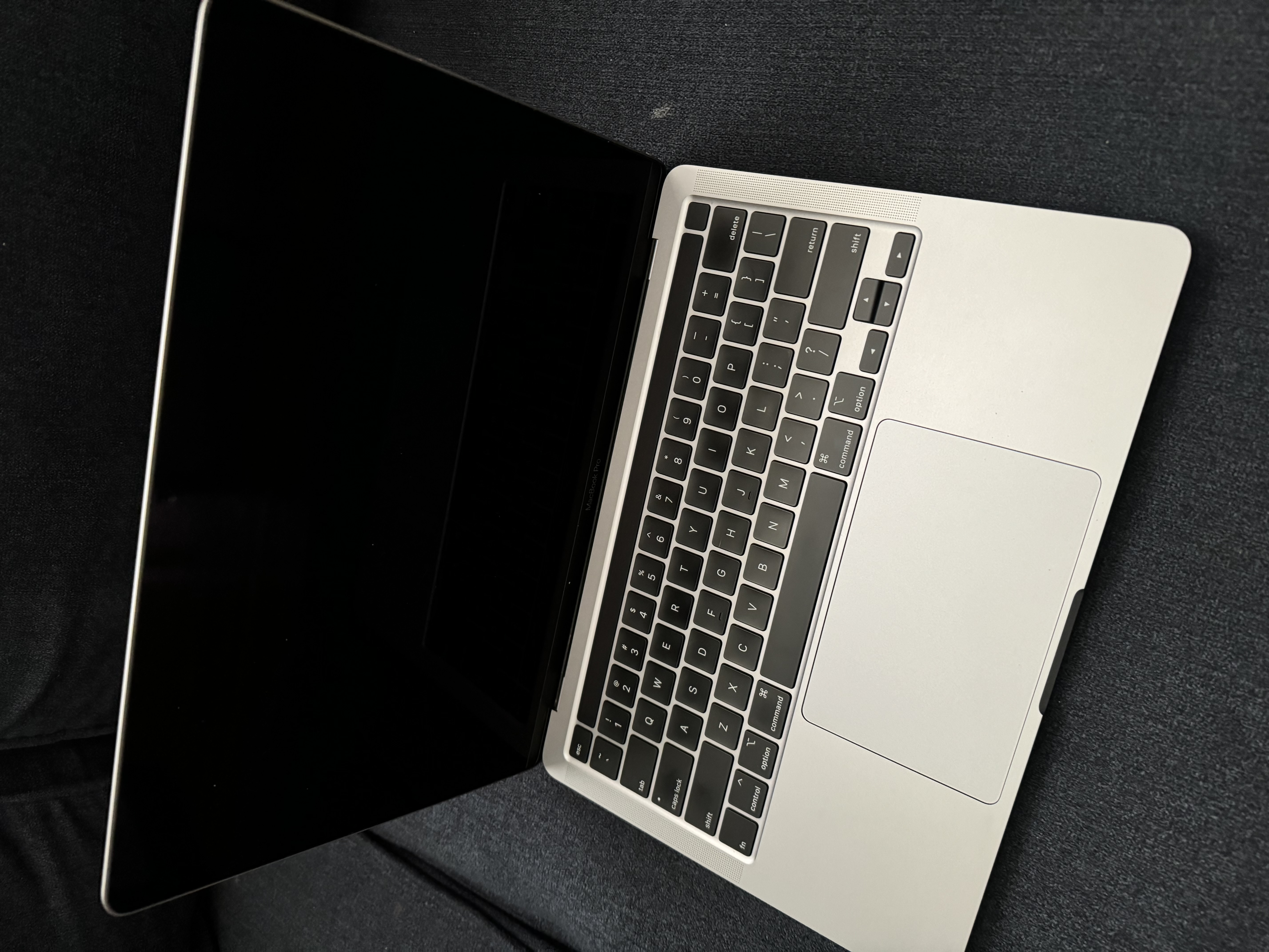 computadoras y laptops - SE VENDE MACKBOOK PRO 2020 , NEGOCIABLE. 1