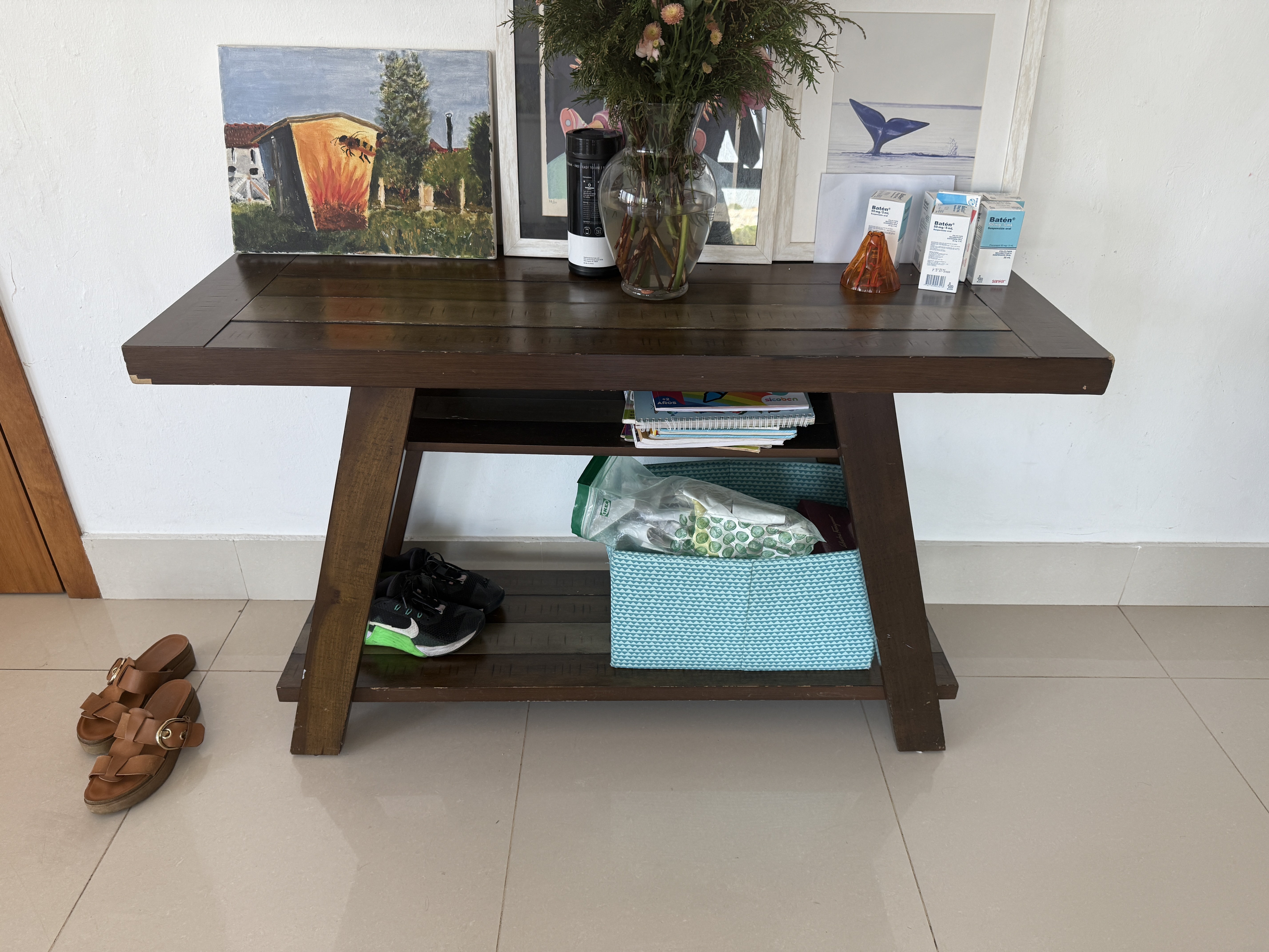 muebles y colchones - SE VENDE SET DE 3 MESAS DE MADERA – CENTRO DE SALA, RECIBIDOR Y ESQUINERA 0