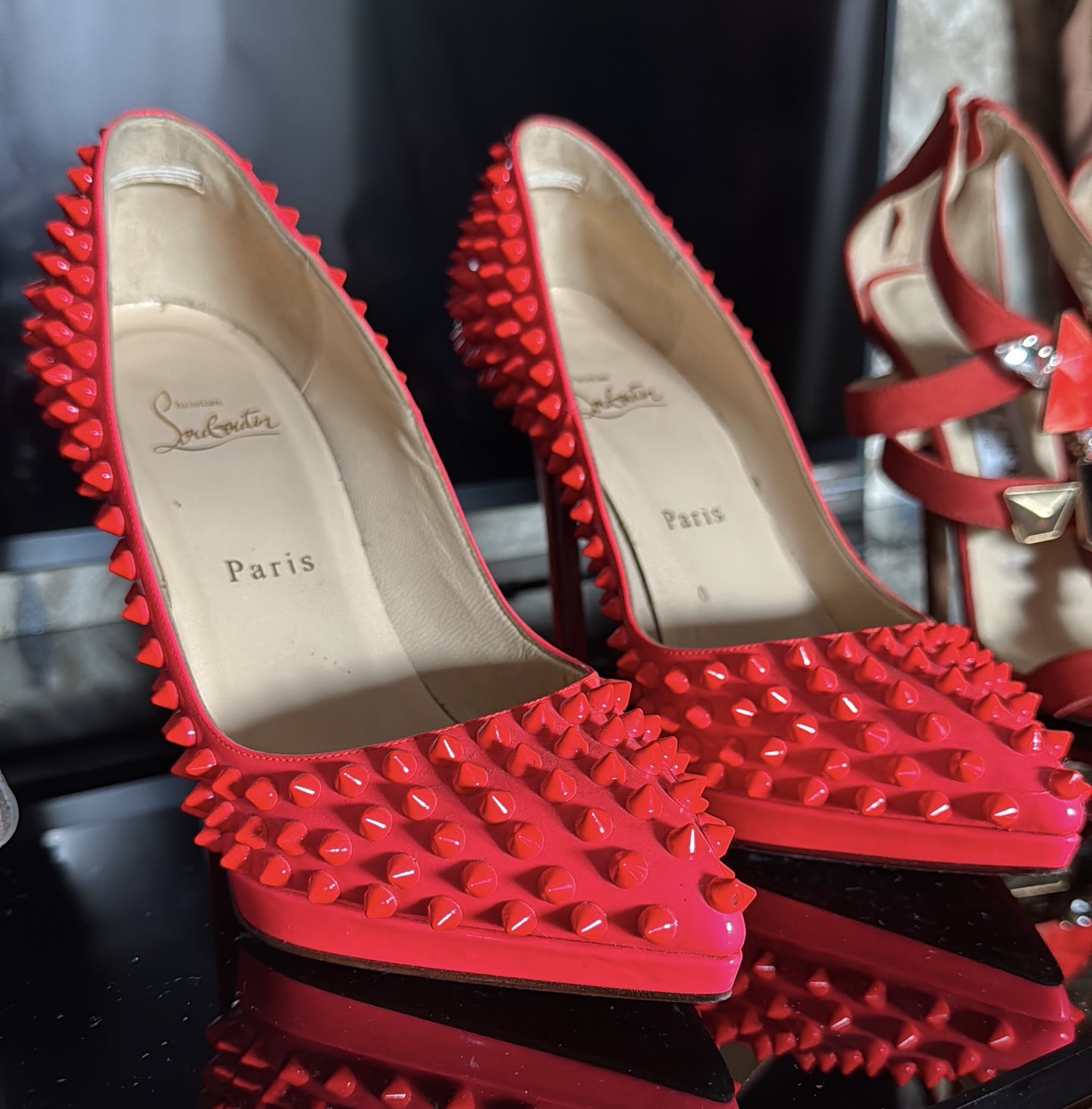 ropa para mujer - Zapatos Christian Louboutin originales  edición limitada