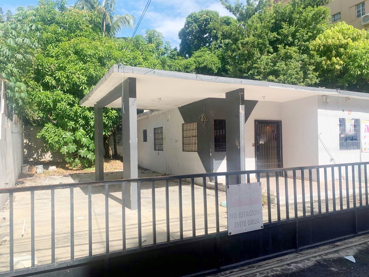 casas - Casa céntrica y comercial  2
