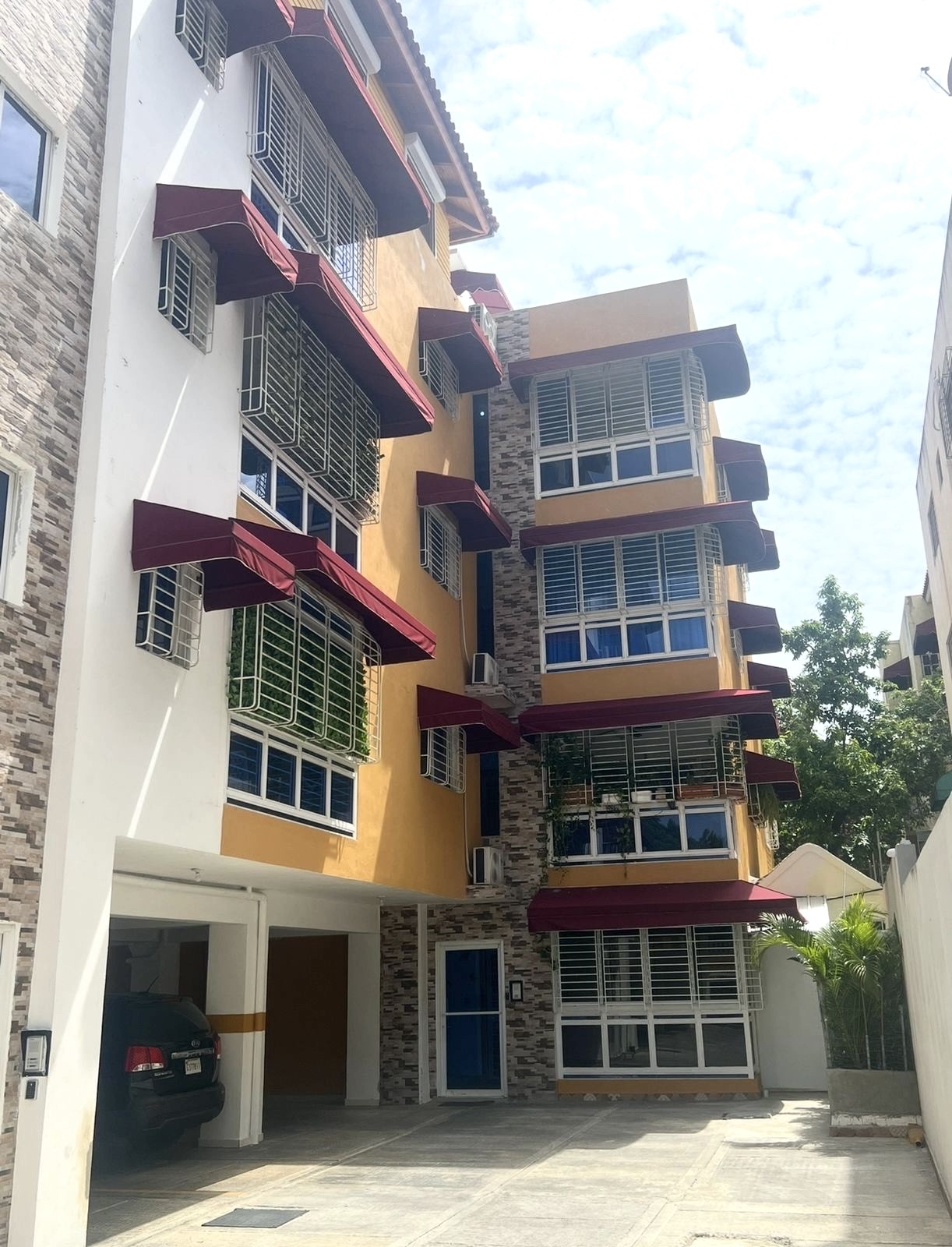 apartamentos - Vendo apartamento! En Alma Rosa primera 

Precio RD$9,300.000.00
