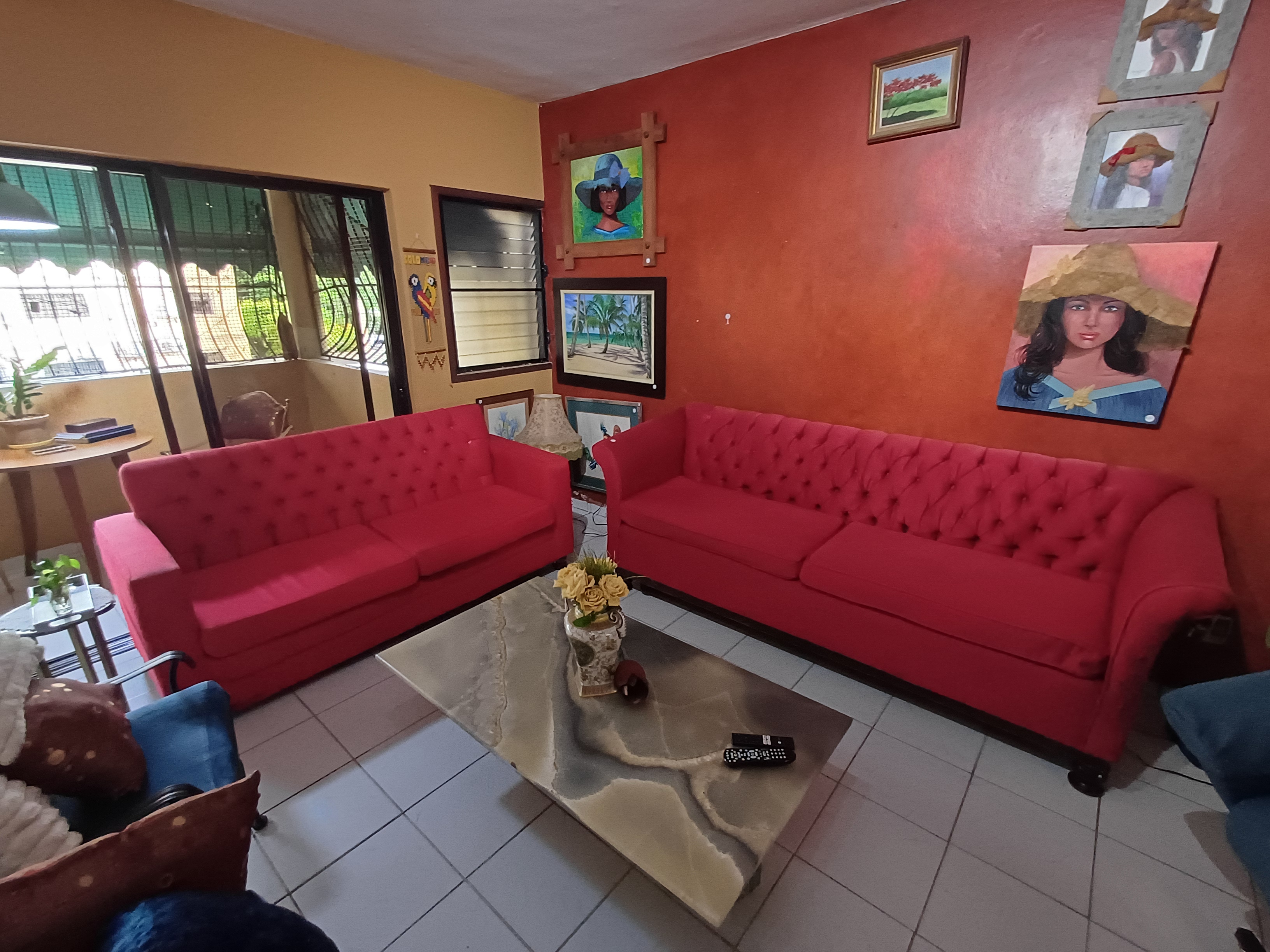 muebles y colchones - Muebles acoginados rojos.  2