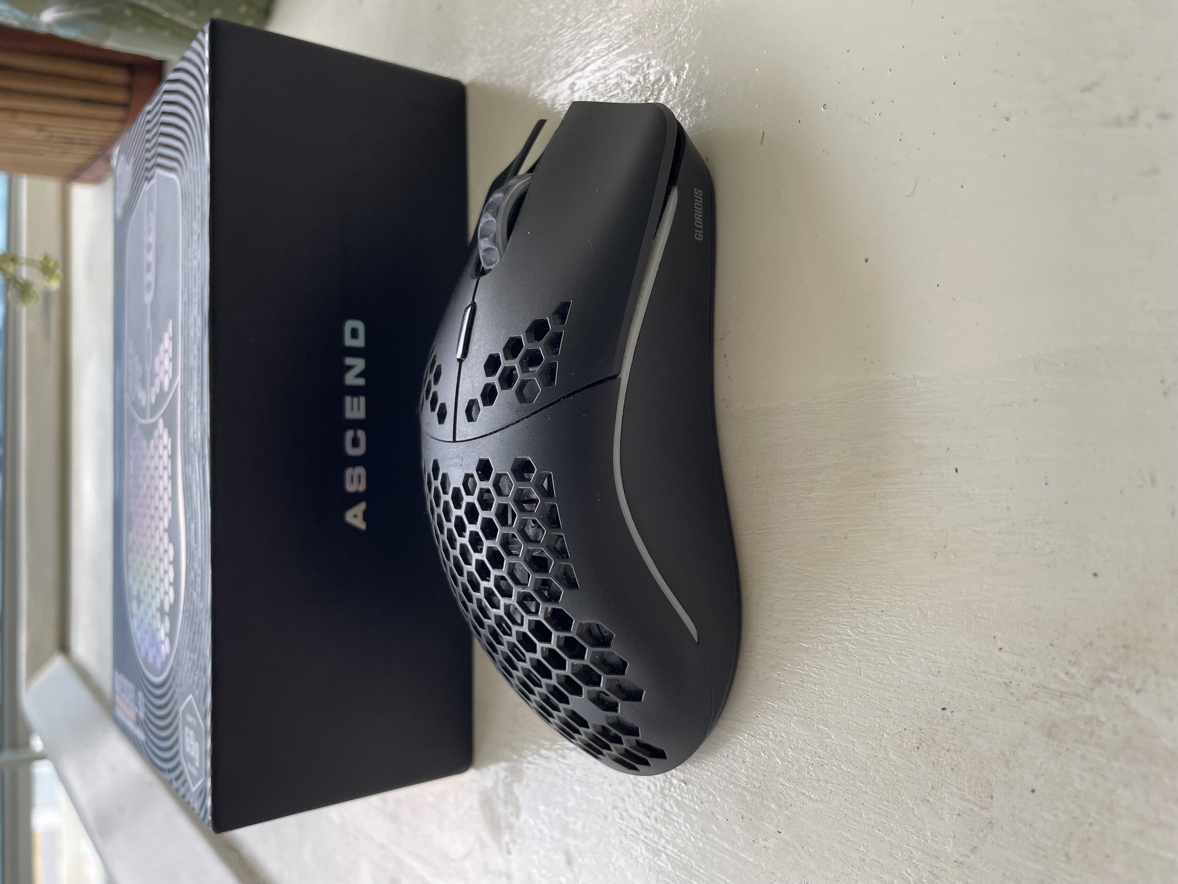 accesorios para electronica - Glorious Model O Wireless – Ultraligero RGB – Con Caja y Accesorios 1