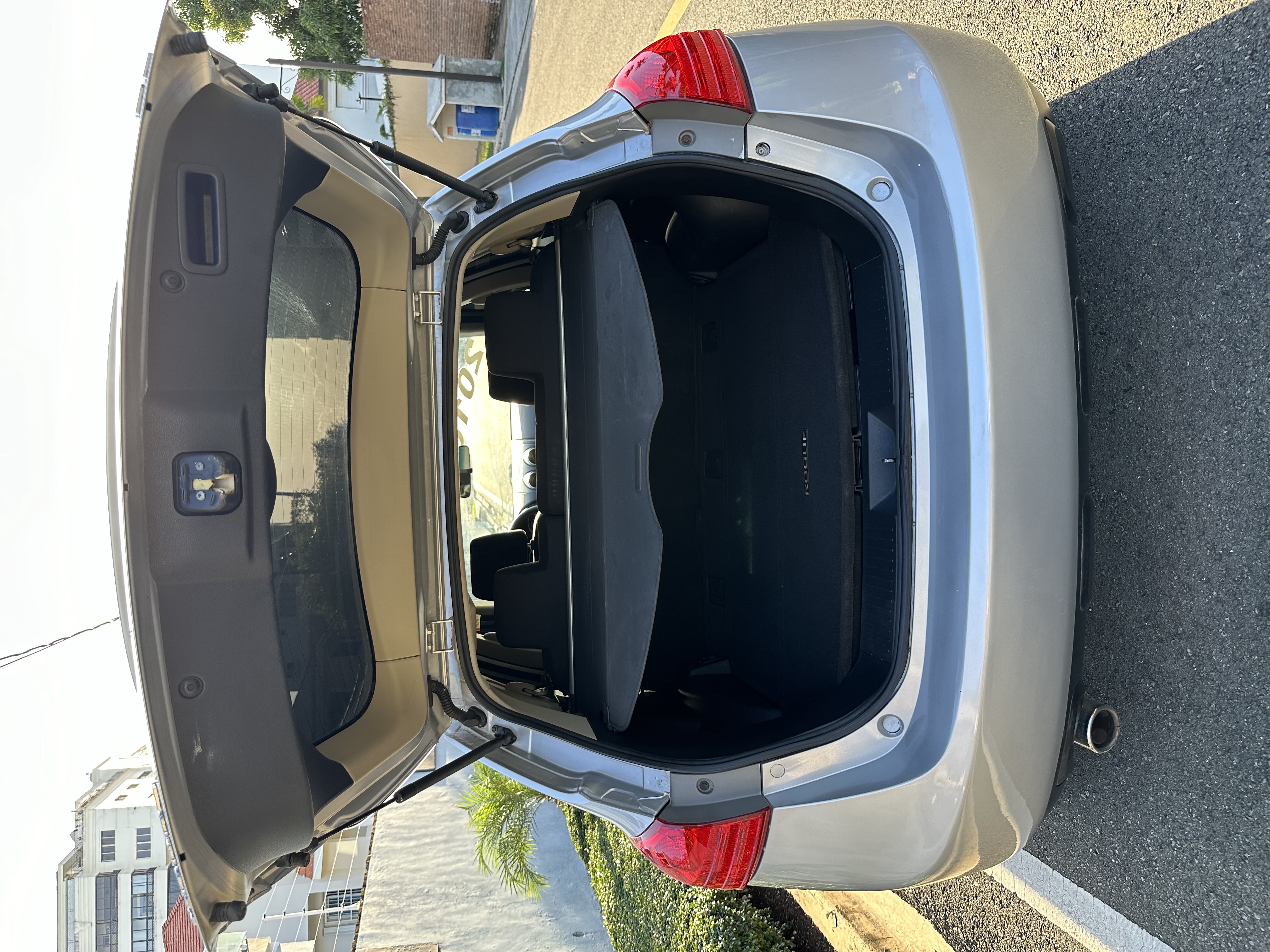 jeepetas y camionetas - Se vende Nissan Rouge 2010 5
