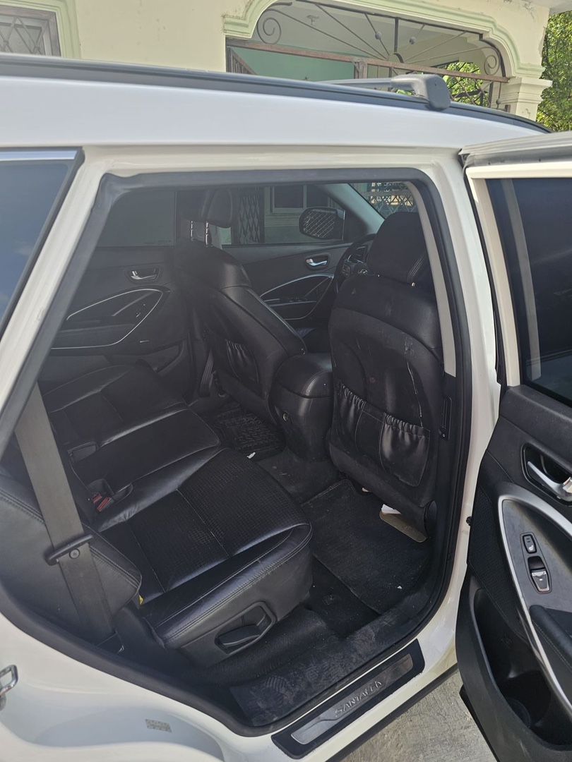 jeepetas y camionetas - Vendo hyundai gran santa fe GLS-2013

 3