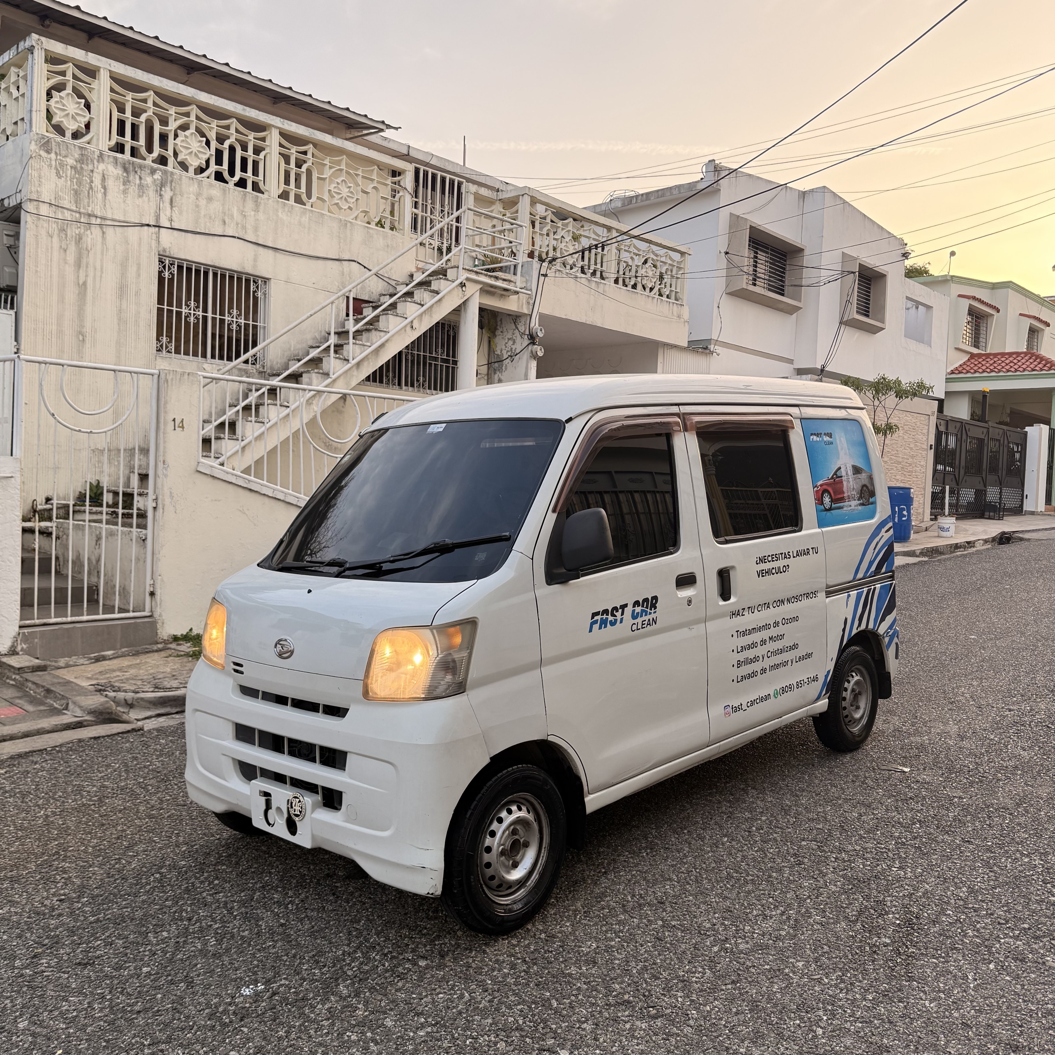 jeepetas y camionetas - vendo hijet con negocio de car Wash con todas sus maquinarias excelente condici.