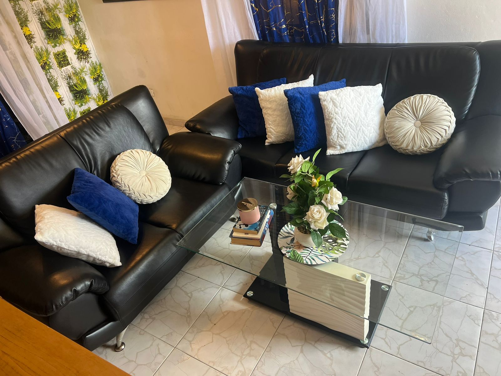 muebles y colchones - muebles negros y mesita  1