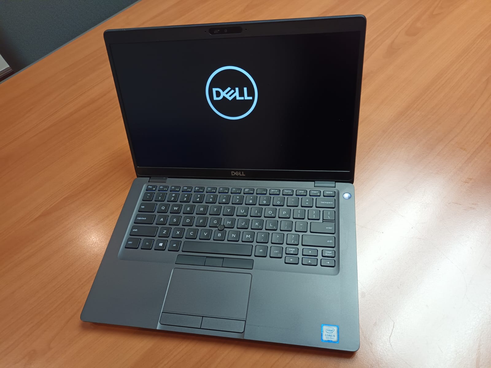 computadoras y laptops - Laptop Dell 5400 i5 de 8va Gen, 16GB Mem, 256 SSD 0